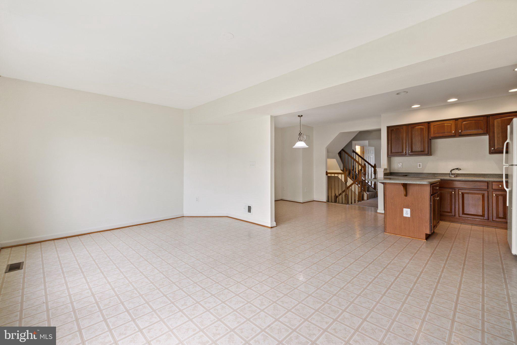 LAKELAND PLACE - Residential