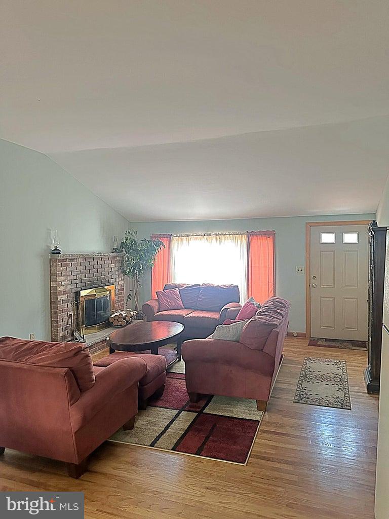 ARROWHEAD  LAKES - Residential