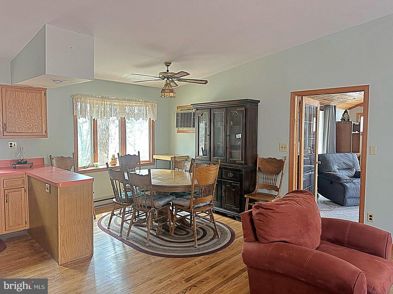 ARROWHEAD  LAKES - Residential