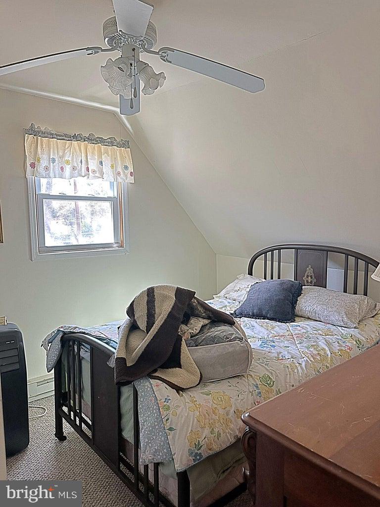 ARROWHEAD  LAKES - Residential