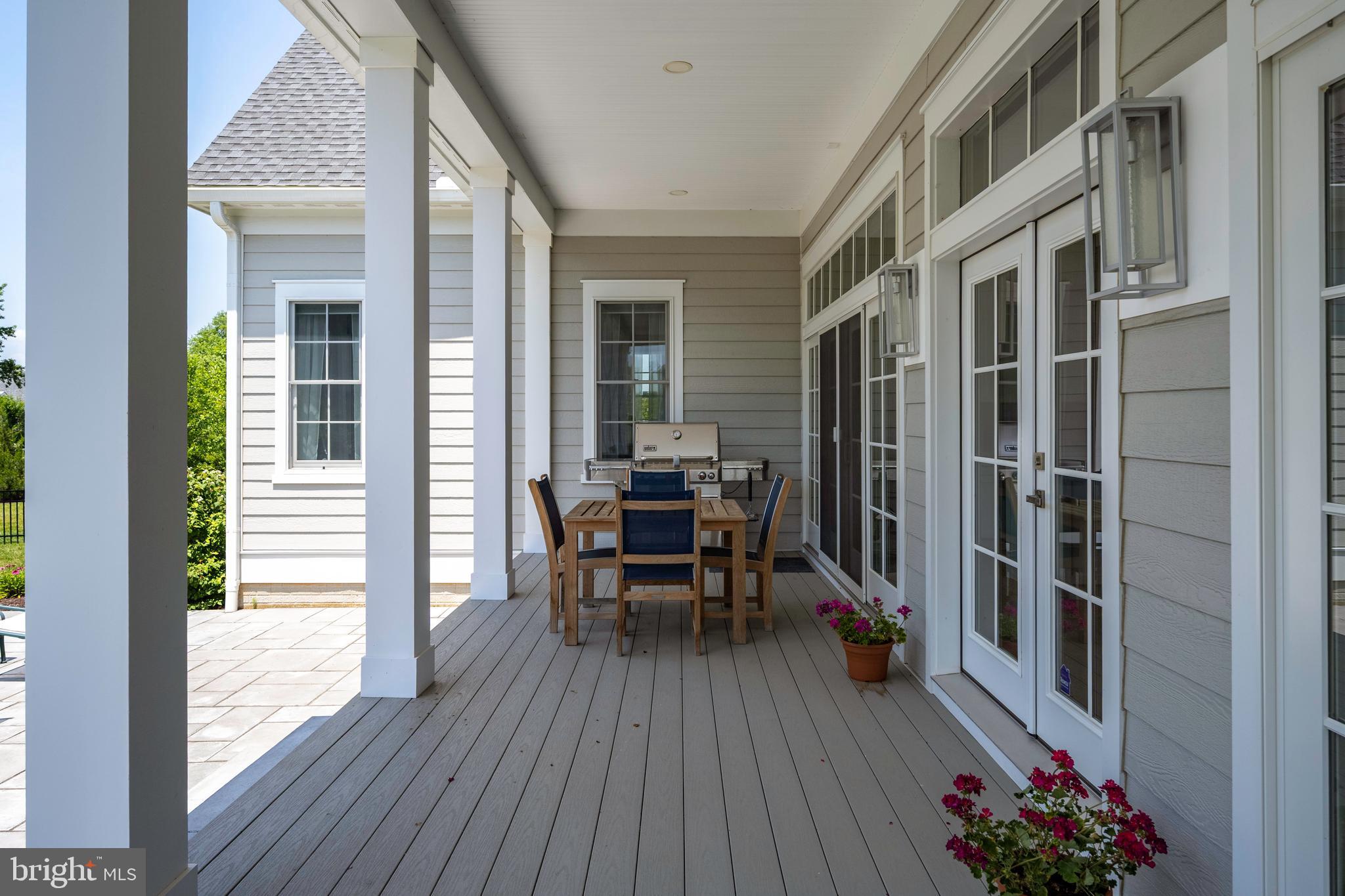 SHOWFIELD - Residential