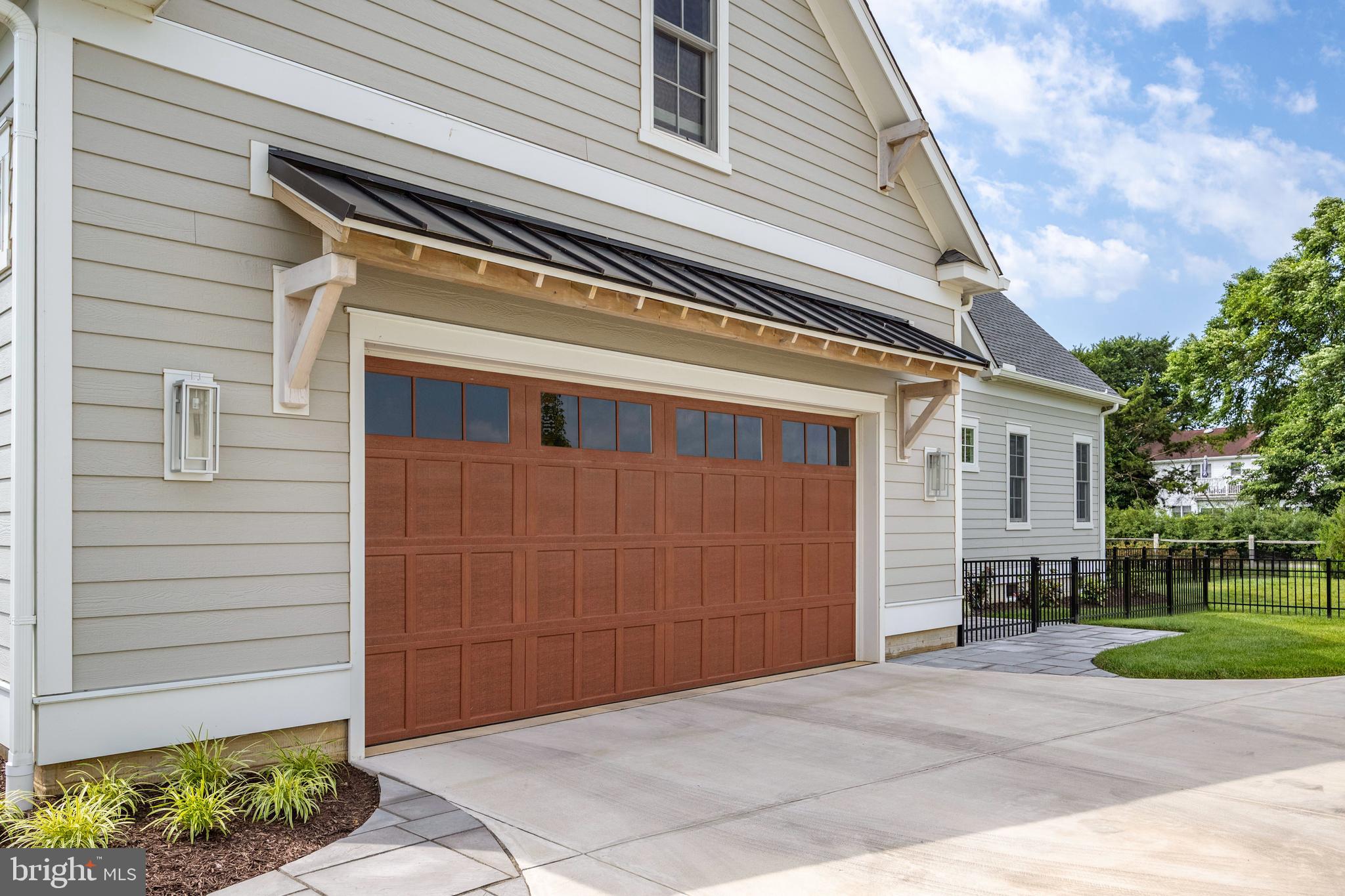 SHOWFIELD - Residential