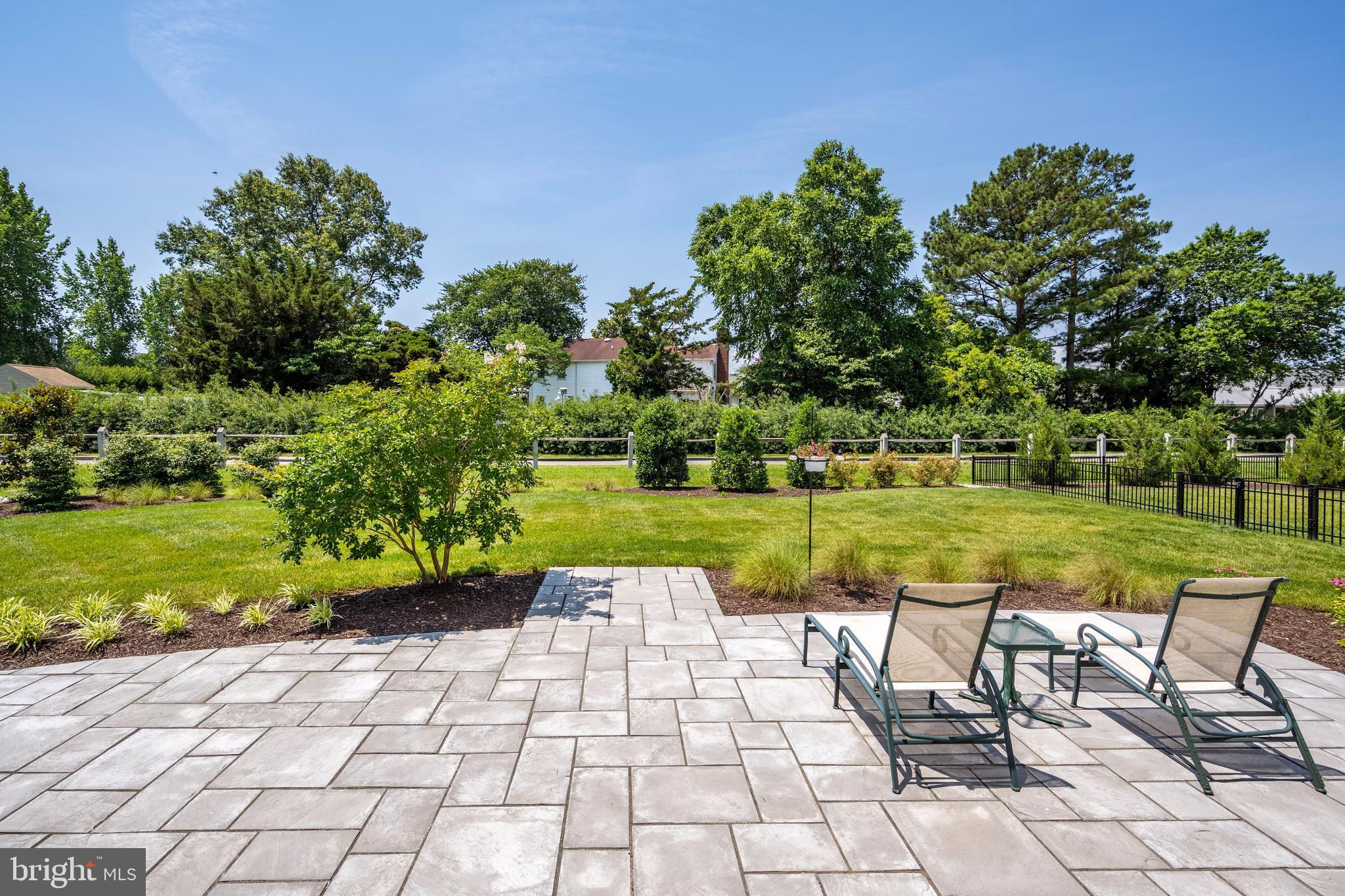 SHOWFIELD - Residential