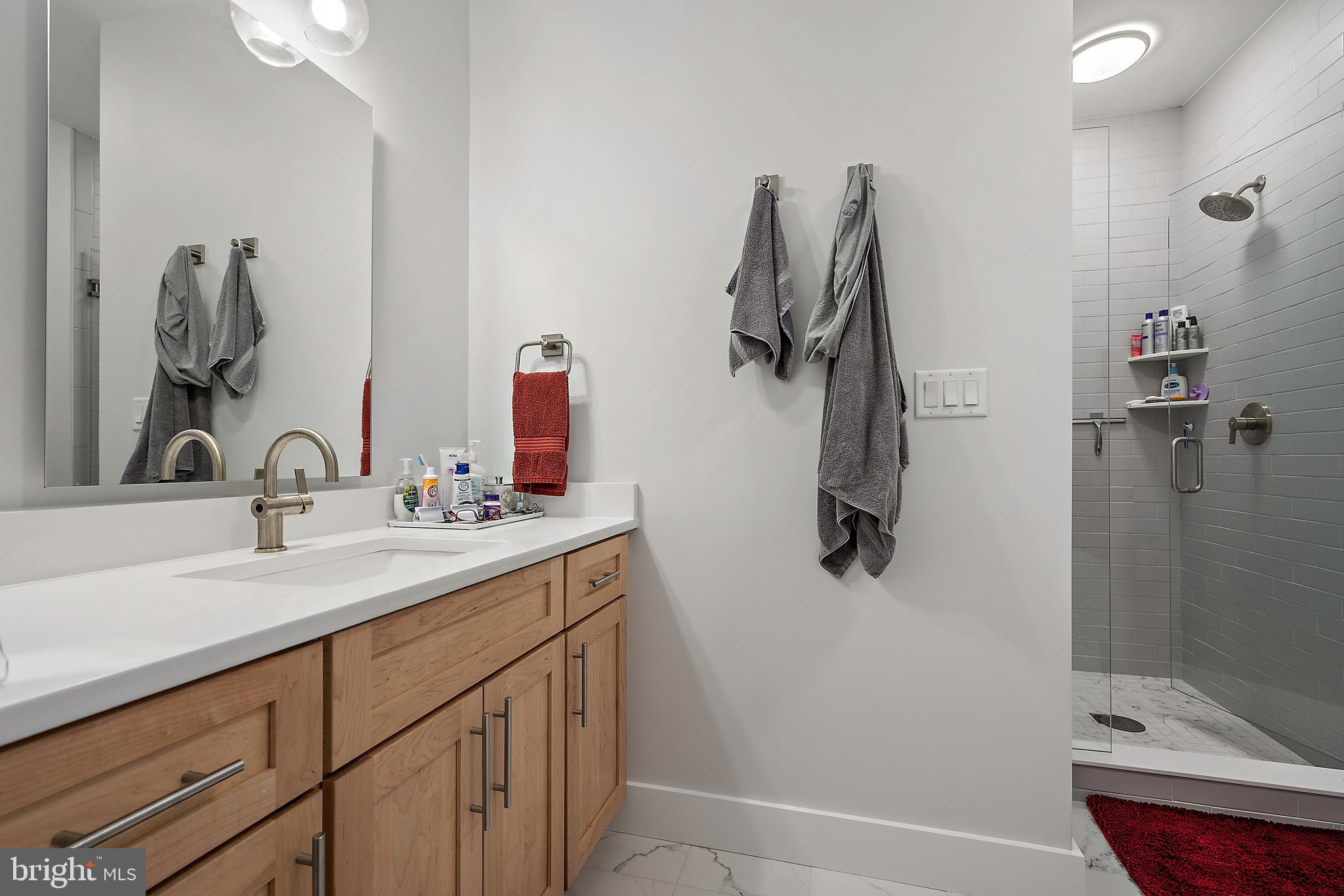 SHOWFIELD - Residential