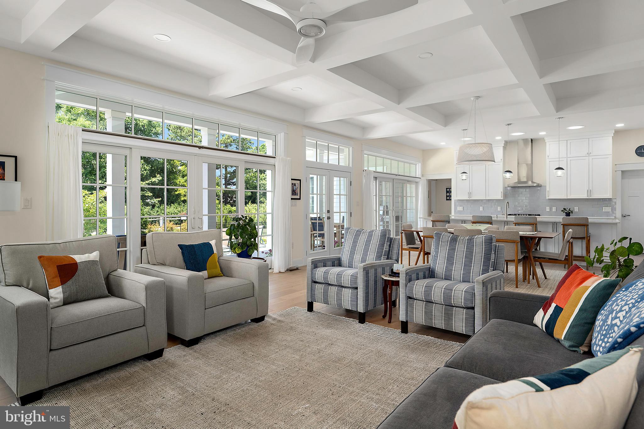 SHOWFIELD - Residential