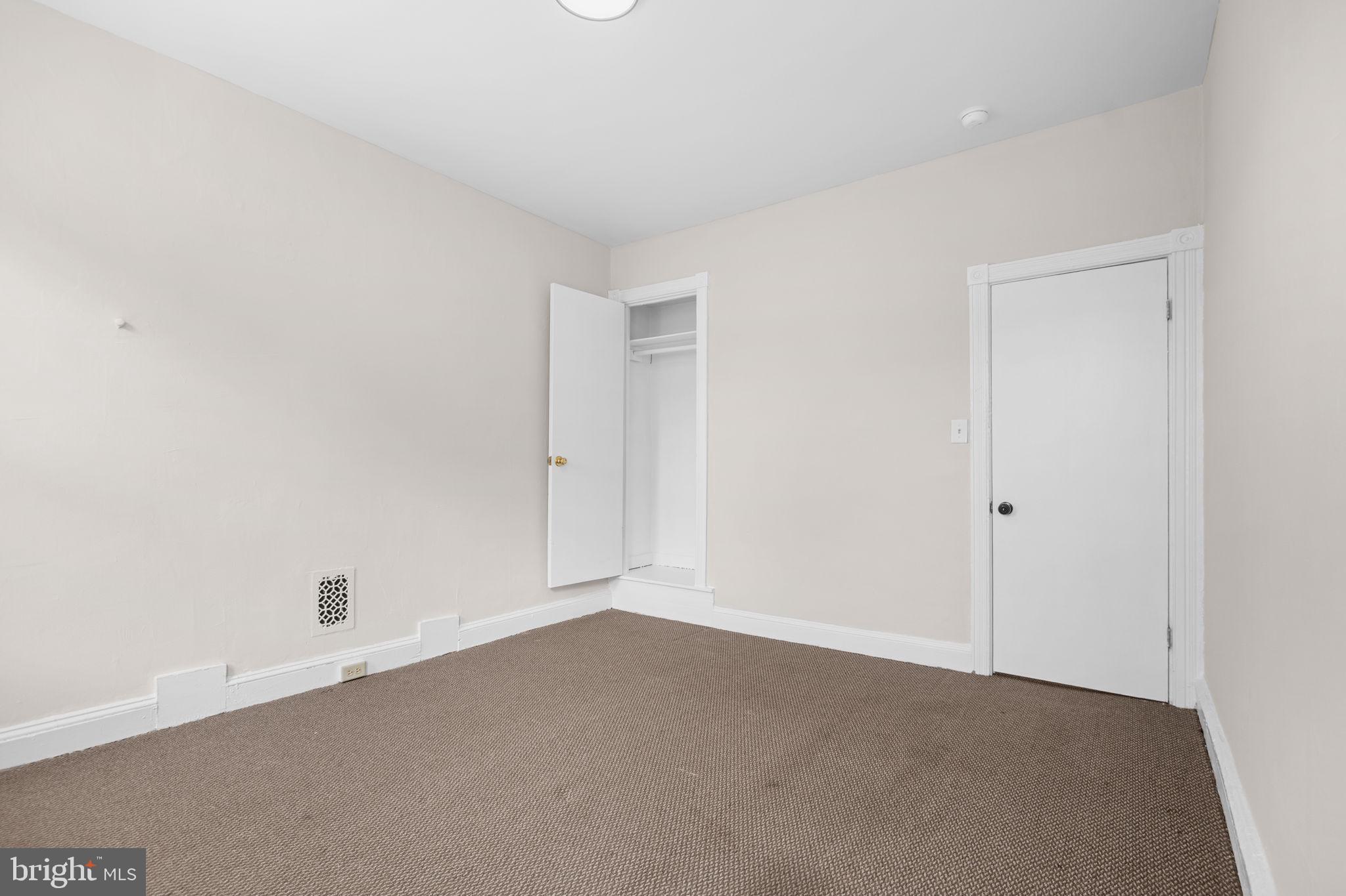 MILL HILL - Residential