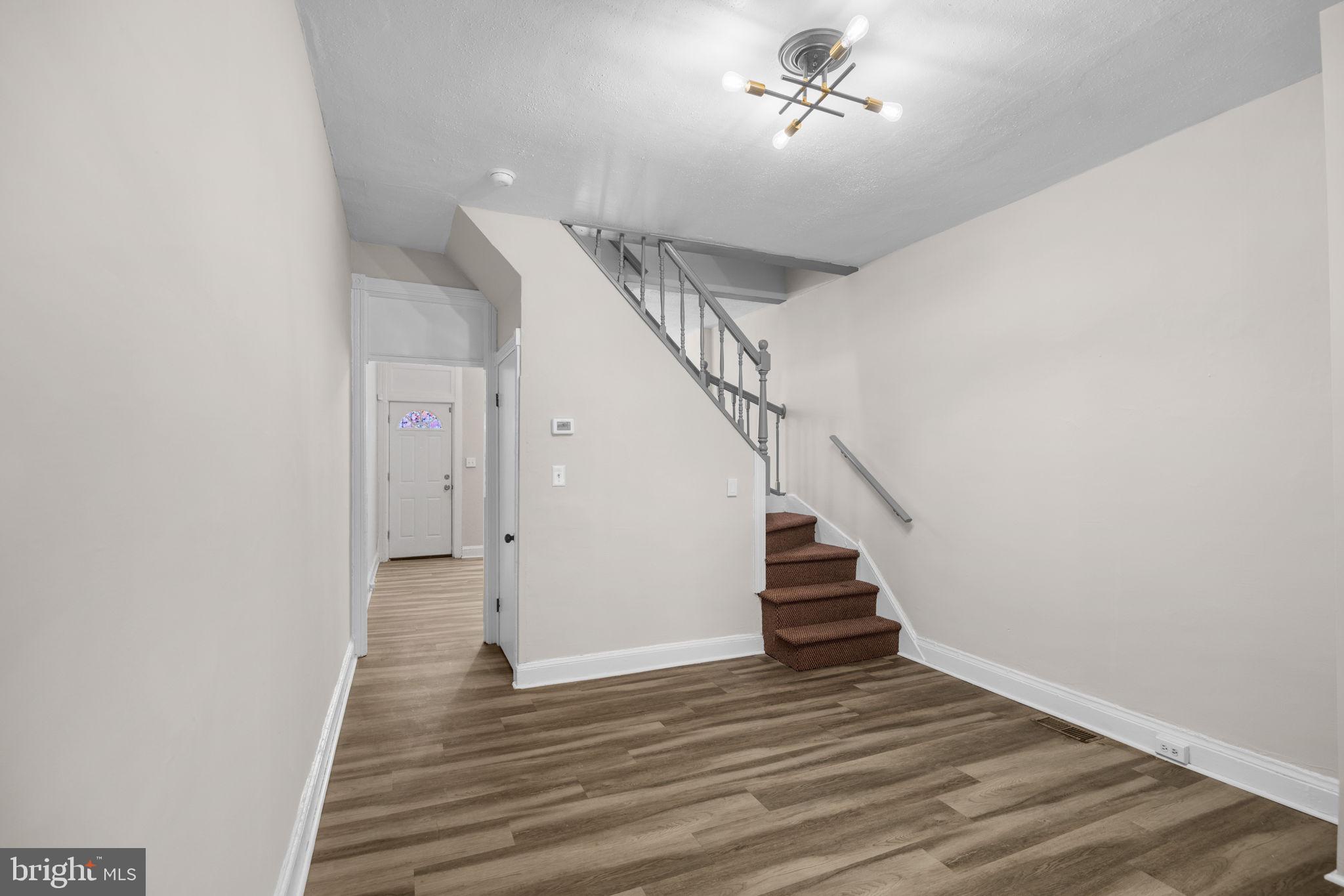 MILL HILL - Residential