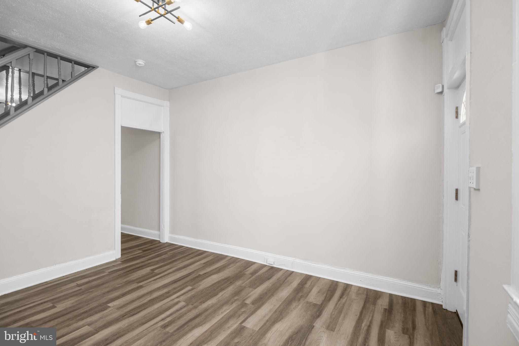 MILL HILL - Residential
