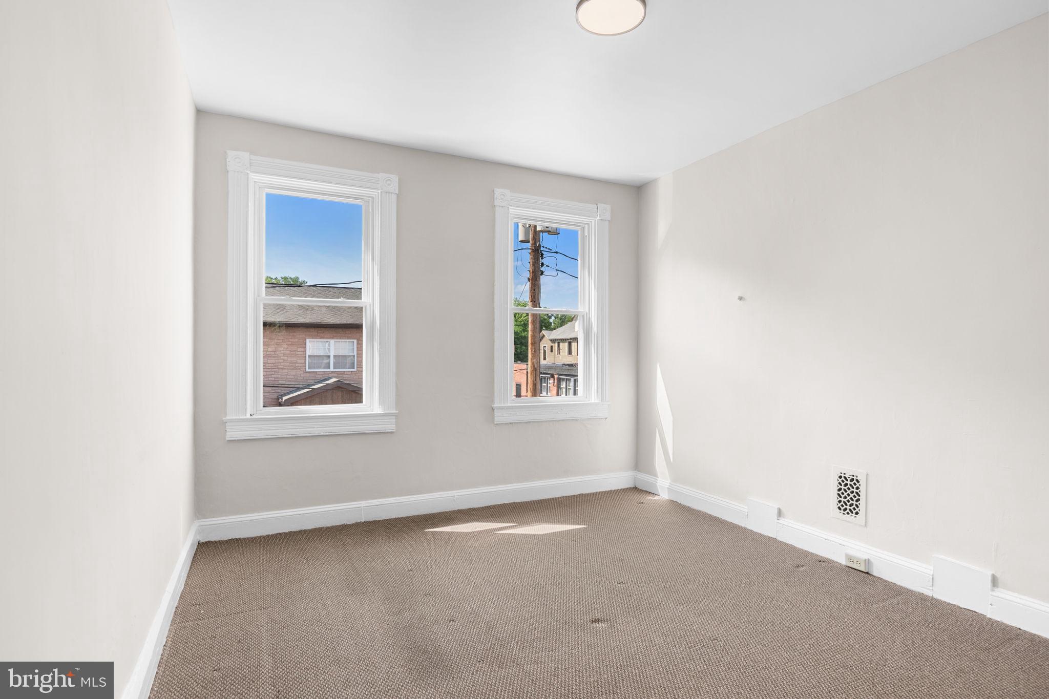 MILL HILL - Residential