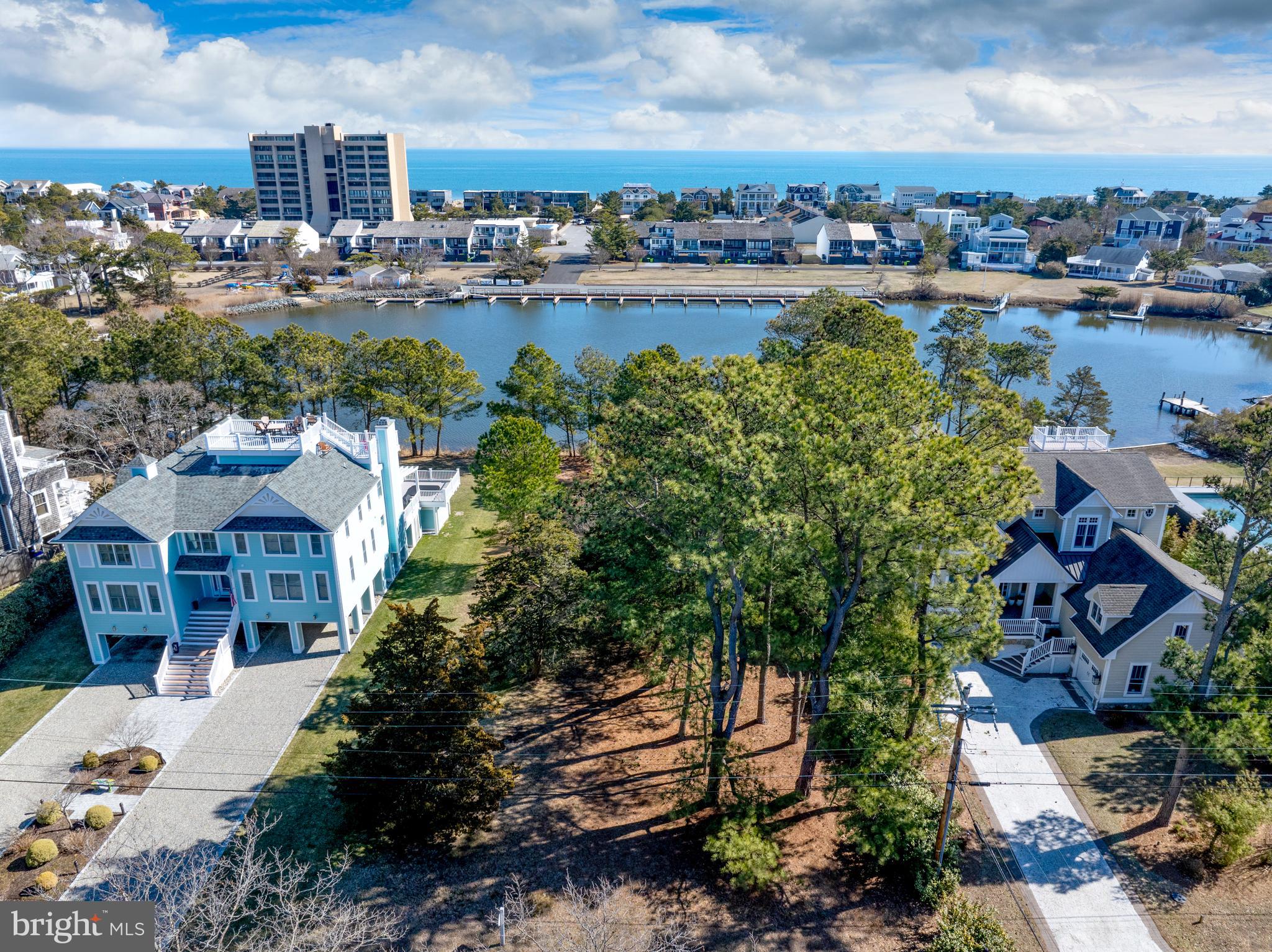 NORTH SHORES - Land