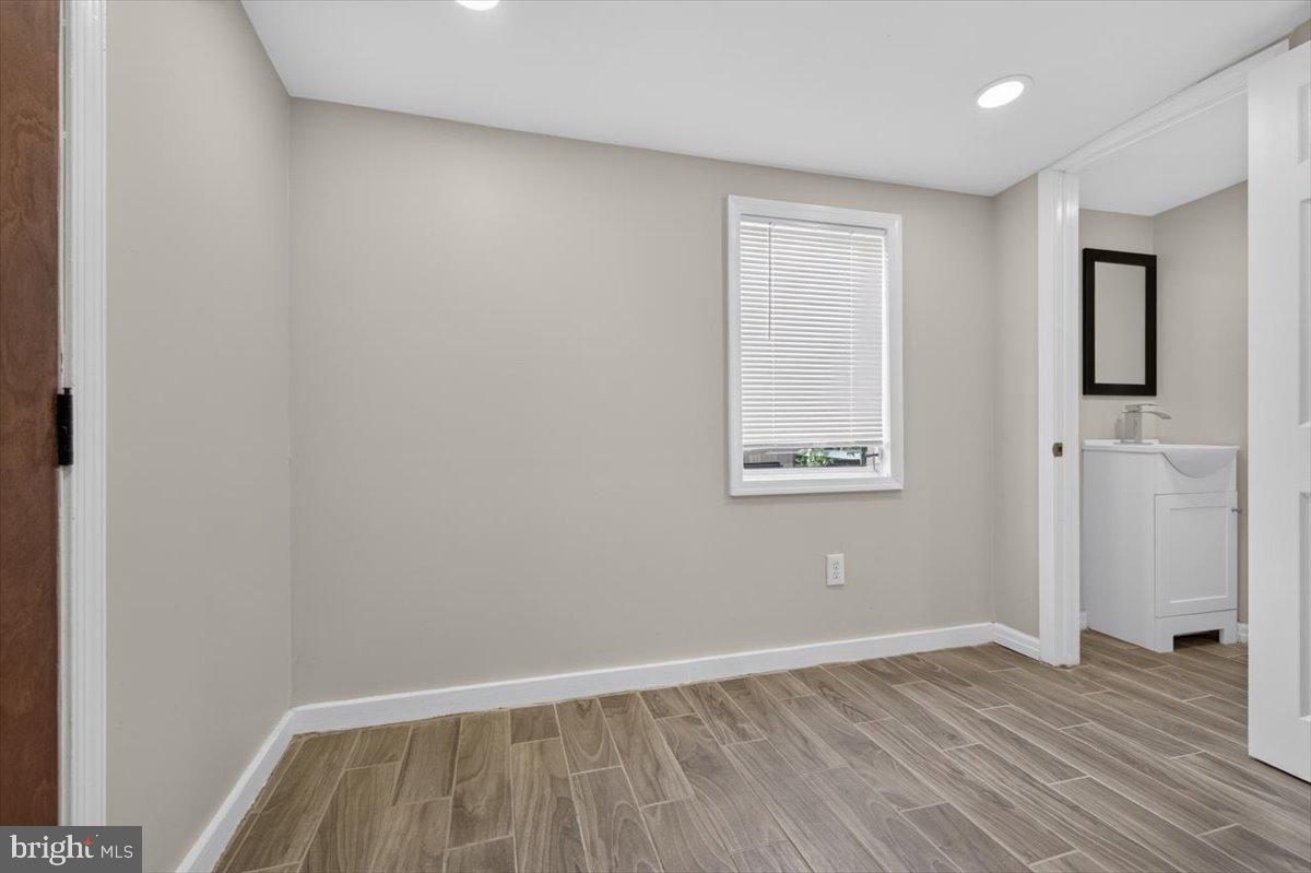 ROXBOROUGH - Residential