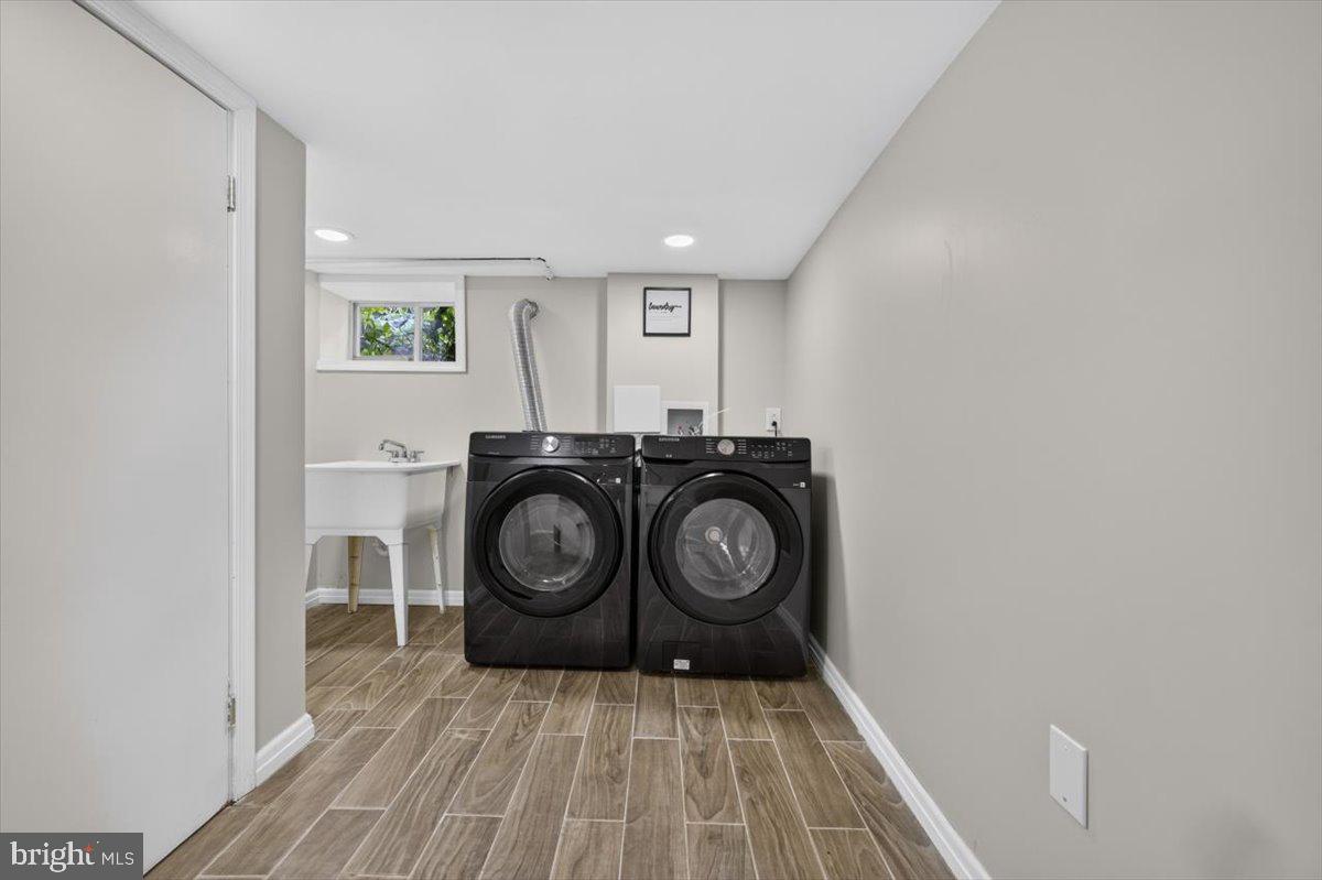 ROXBOROUGH - Residential