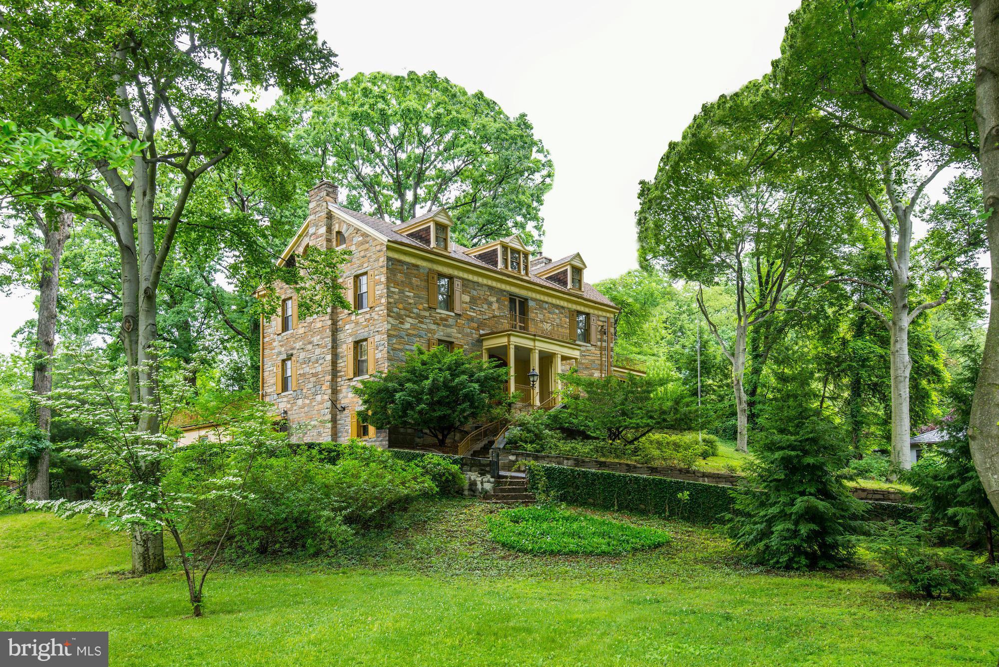 FOREST HILLS - Land