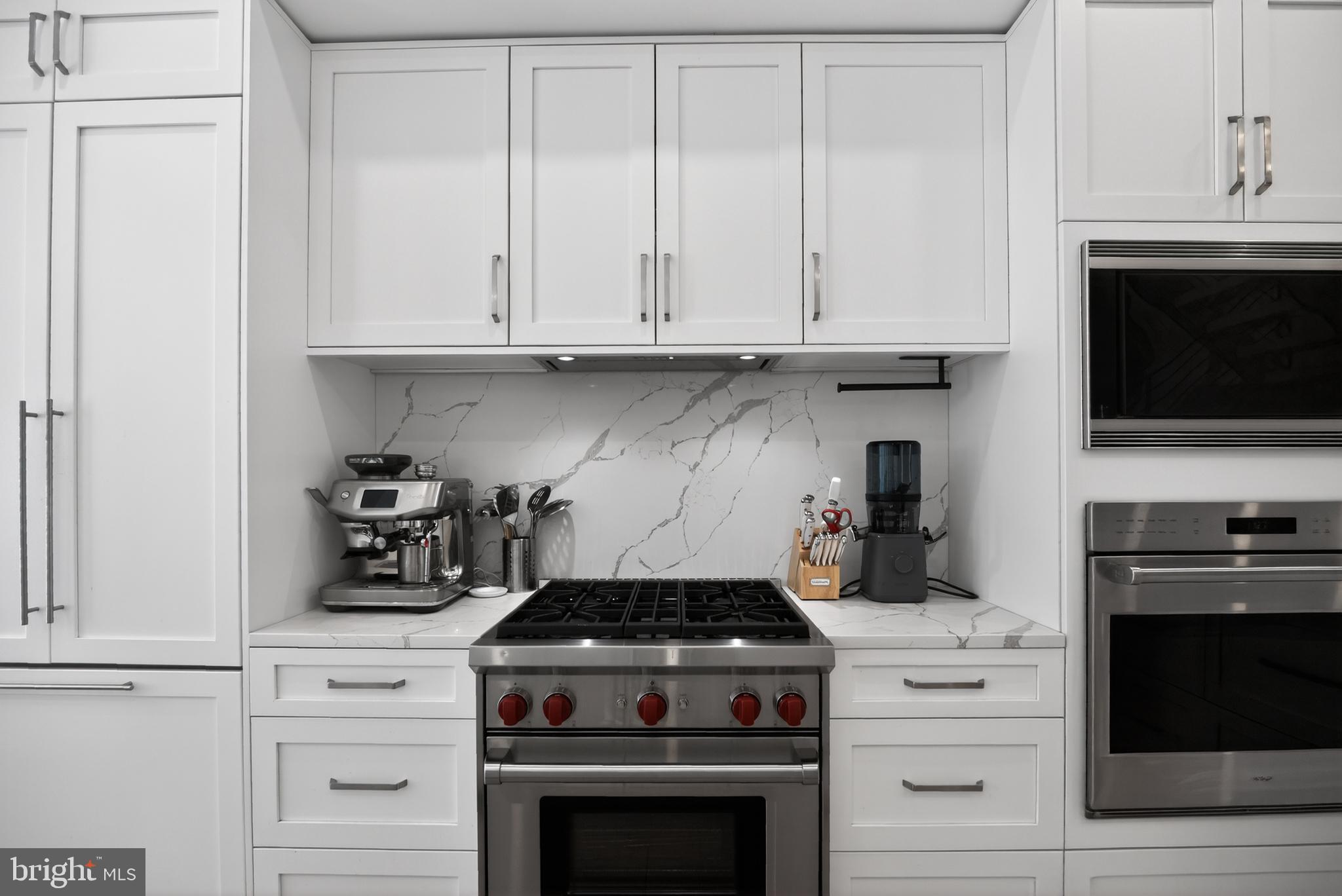 LOGAN SQUARE - Residential