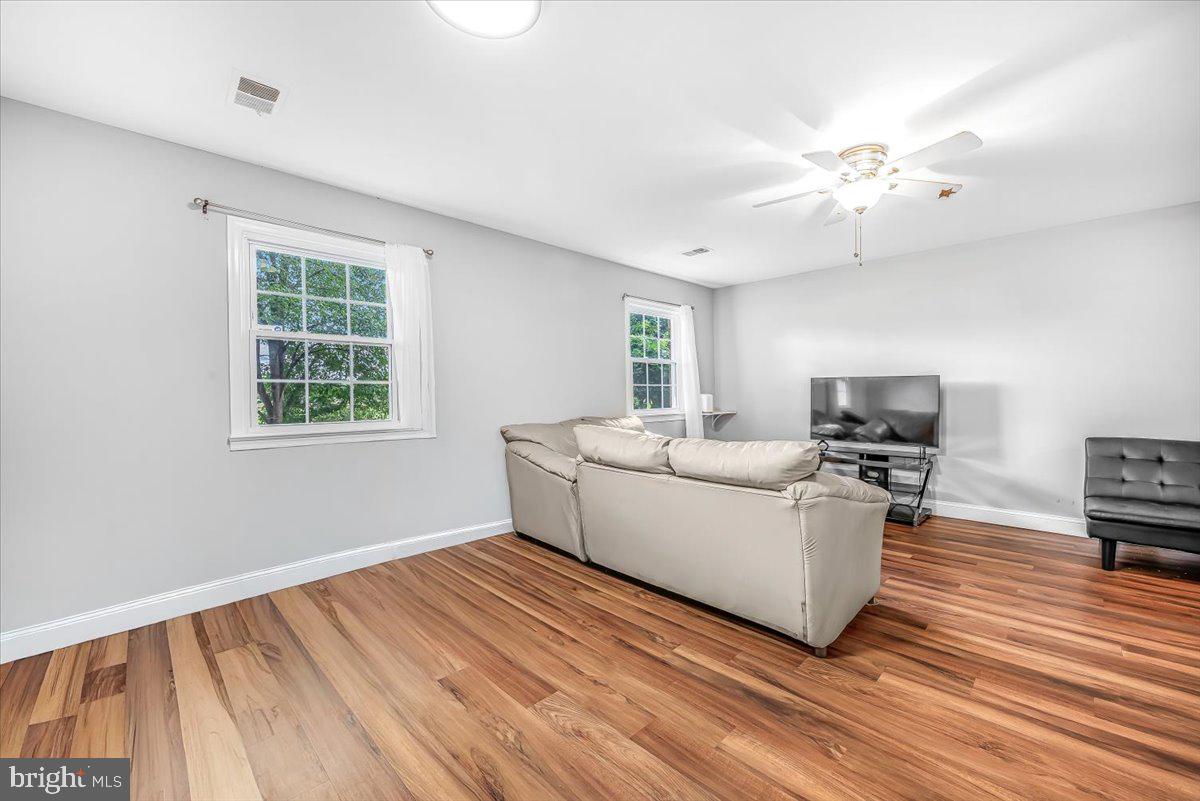 VILLAGE OF OAKLAND MILLS - Residential