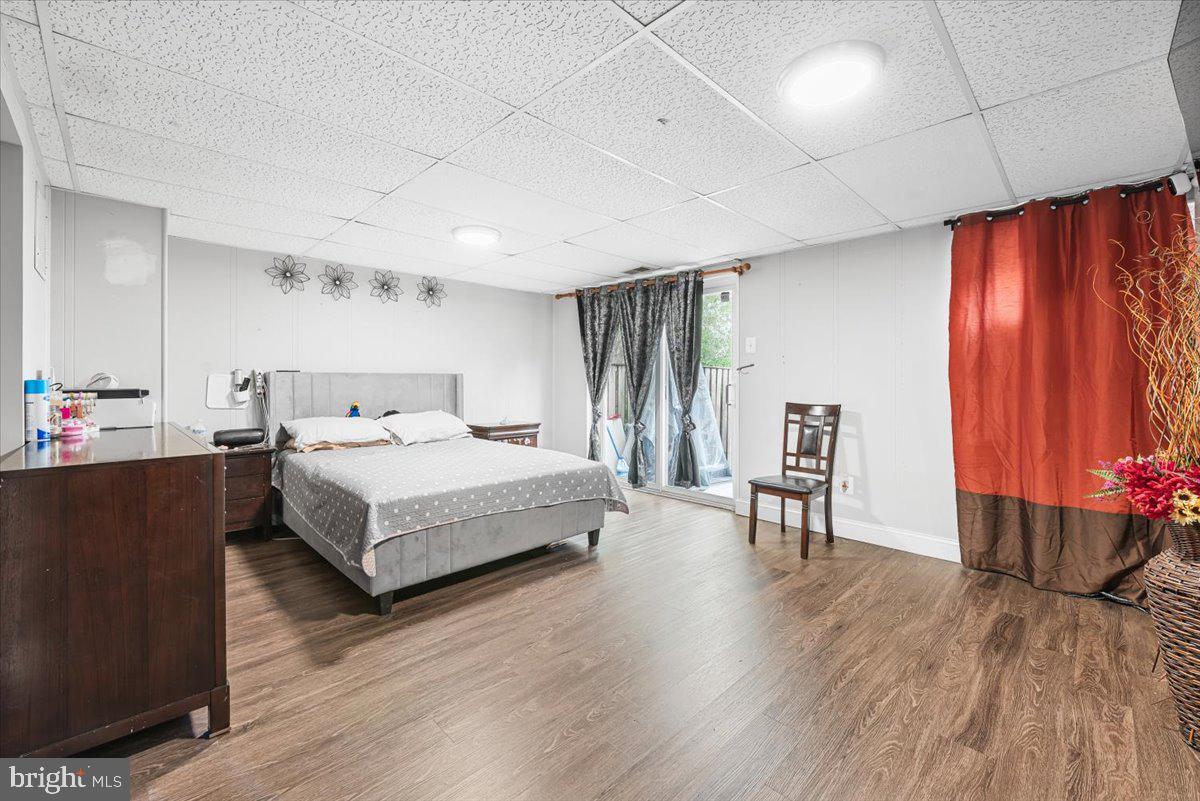 VILLAGE OF OAKLAND MILLS - Residential