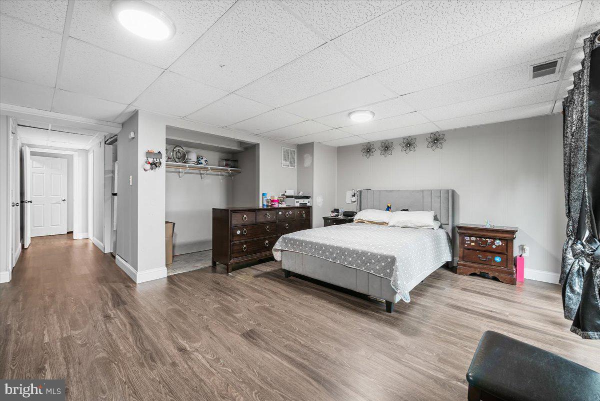 VILLAGE OF OAKLAND MILLS - Residential
