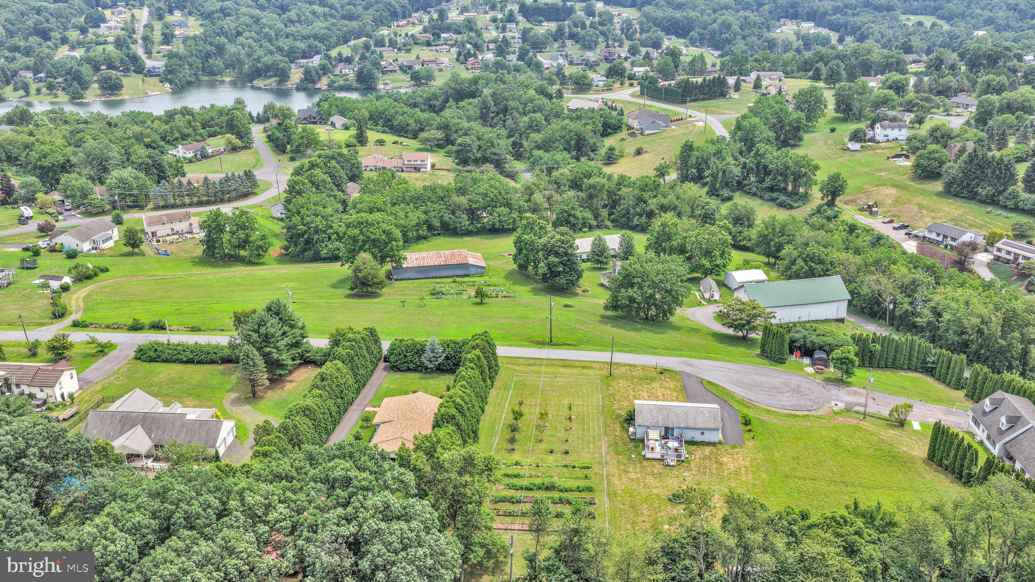 LAKE WYNONAH - Residential