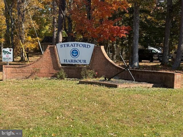 Build Your Dream Home in Stratford Harbour!

Tucked away in a peaceful cul-de-sac, Lot 30 offers an excellent opportunity to build your dream home in the desirable Stratford Harbour community of Montross, Virginia — an ideal setting for a relaxing weekend getaway or a comfortable year-round residence.

Stratford Harbour is one of the premier communities in the Northern Neck, offering an array of amenities to enhance your lifestyle — including a clubhouse, swimming pool, tennis courts, pavilion, and a playground for the kids. Outdoor enthusiasts will love the community-owned beach and marina on the Potomac River, as well as the scenic Lake Independence, perfect for boating, fishing, and relaxing by the water.

The Stratford Harbour Property Owners Association (SHPOA) is a proud, member-run organization dedicated to preserving the beauty, safety, and sense of community that make this neighborhood truly special.

Conveniently located near historic Stratford Hall Plantation and George Washington’s Birthplace, Stratford Harbour combines natural beauty, recreation, and history — a perfect place to call home.

Currently assessed at $20,800, this lot is attractively priced at just $18,000 for a quick sale. Don’t miss this opportunity to own a piece of Stratford Harbour!