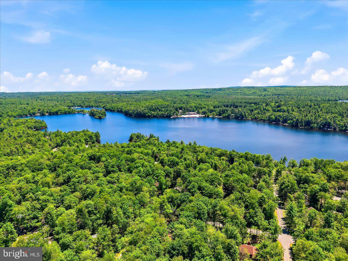 LAKE NAOMI - Residential