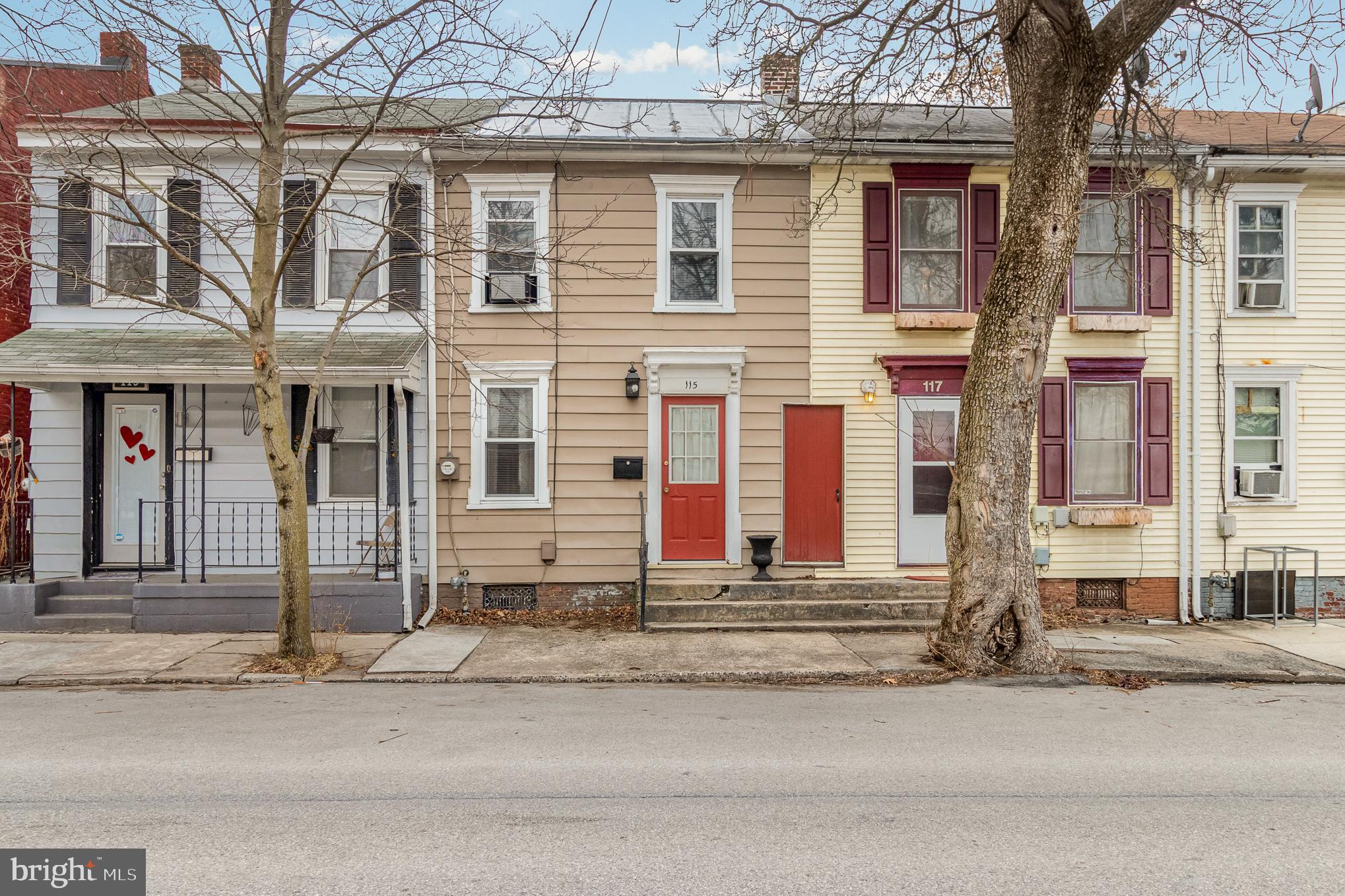 Historic town home located in downtown Carlisle.  2 bedrooms plus second floor with an extra room.  1 full bath, comfortable backyard with great space. Walking distance to restaurants, shopping and some parks. Near to schools.  Fenced yard with patio. On-street parking.

Offer deadline: Today 3-1-2022  by midnight. All offers would be reviewed tomorrow morning.