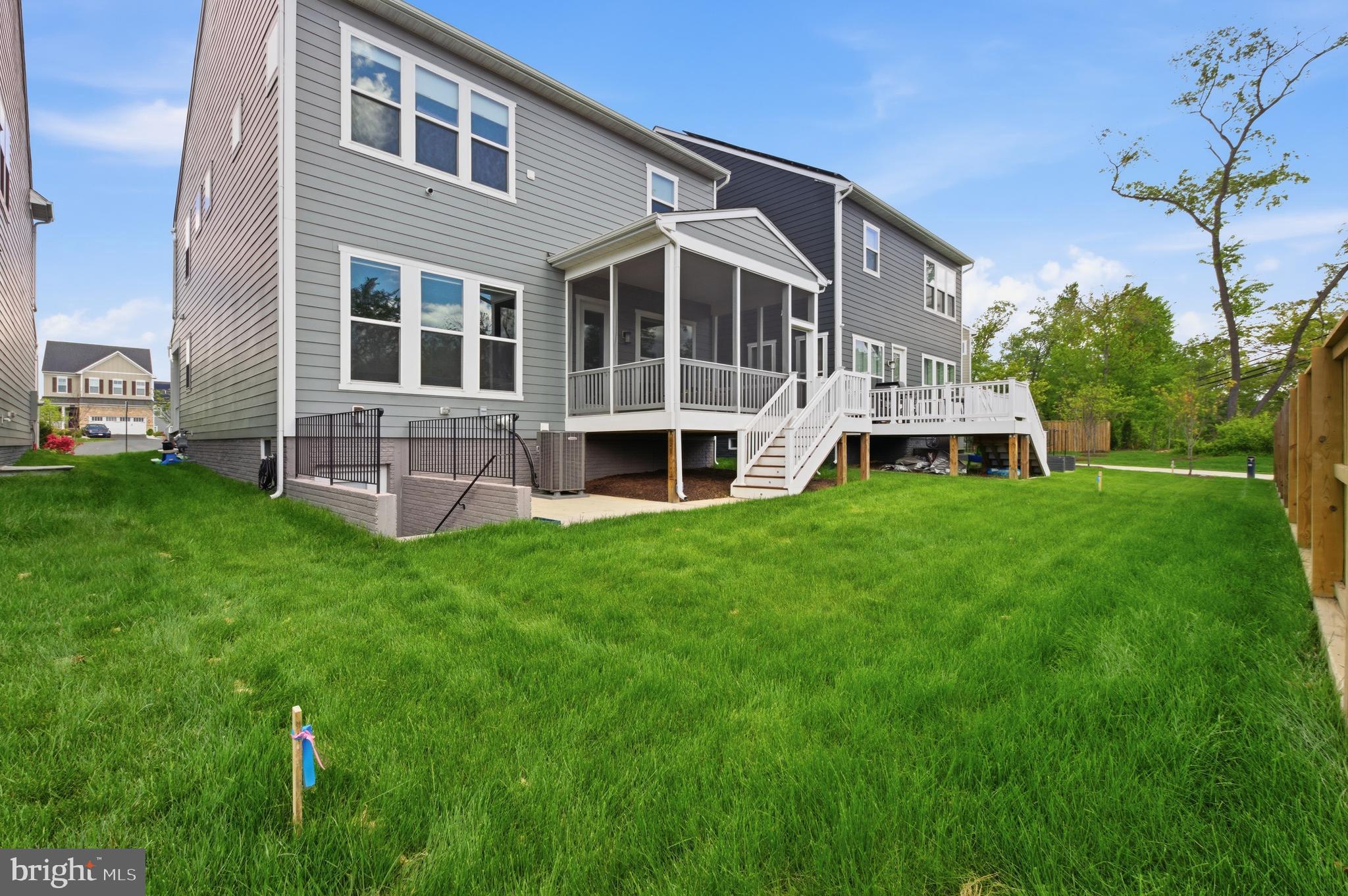 MASON PARK - Residential