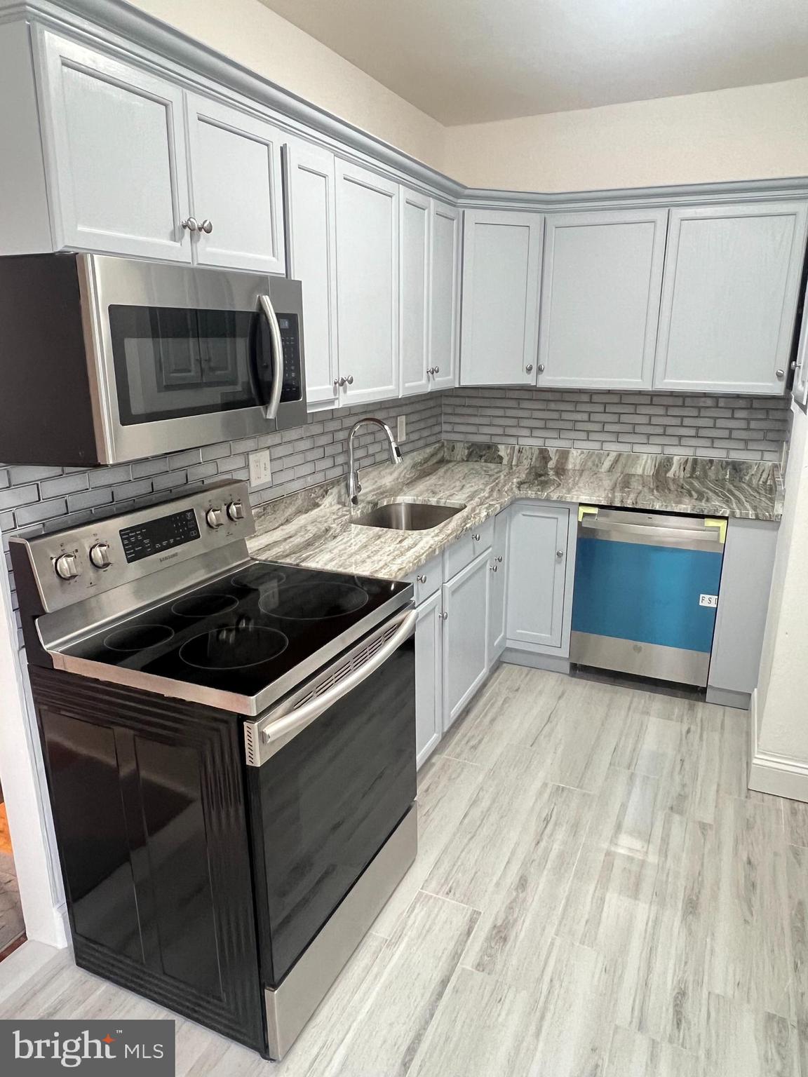 LAWNCREST - Residential