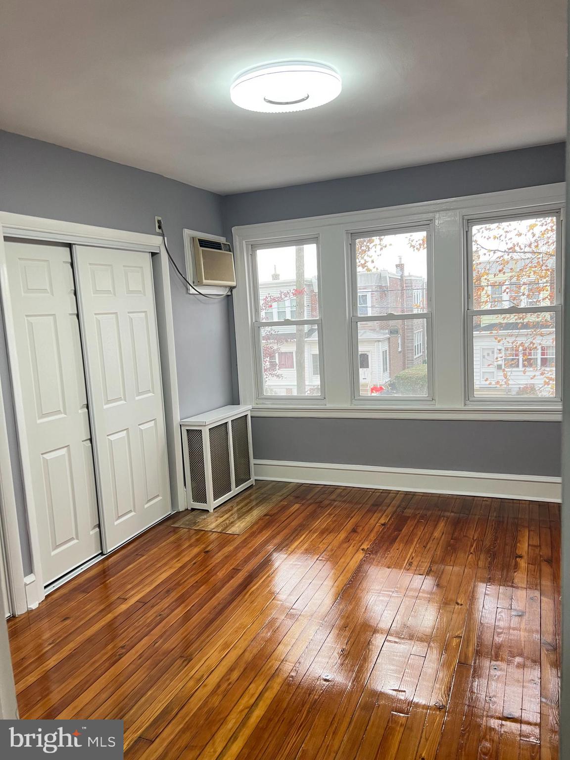 LAWNCREST - Residential