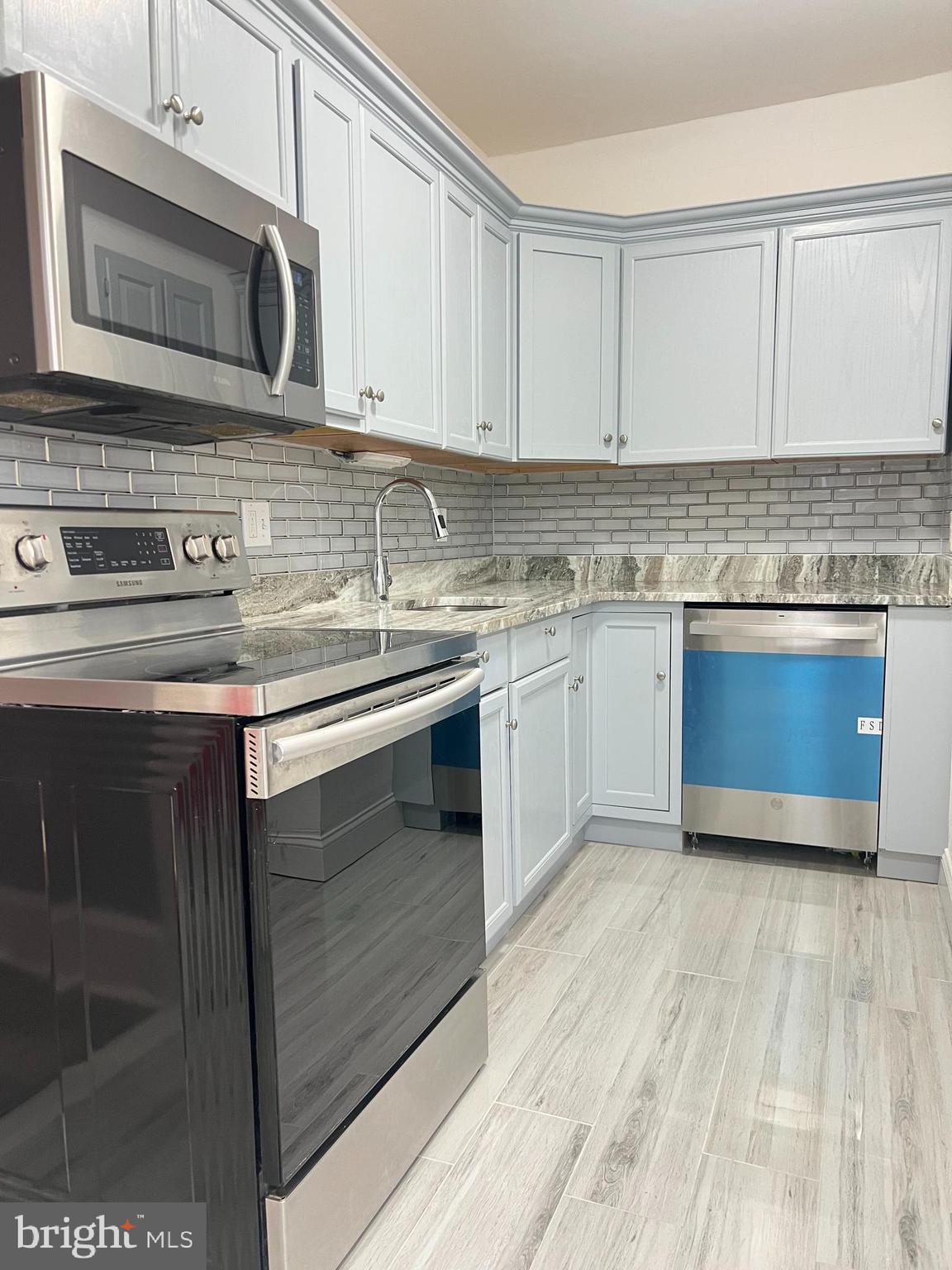 LAWNCREST - Residential