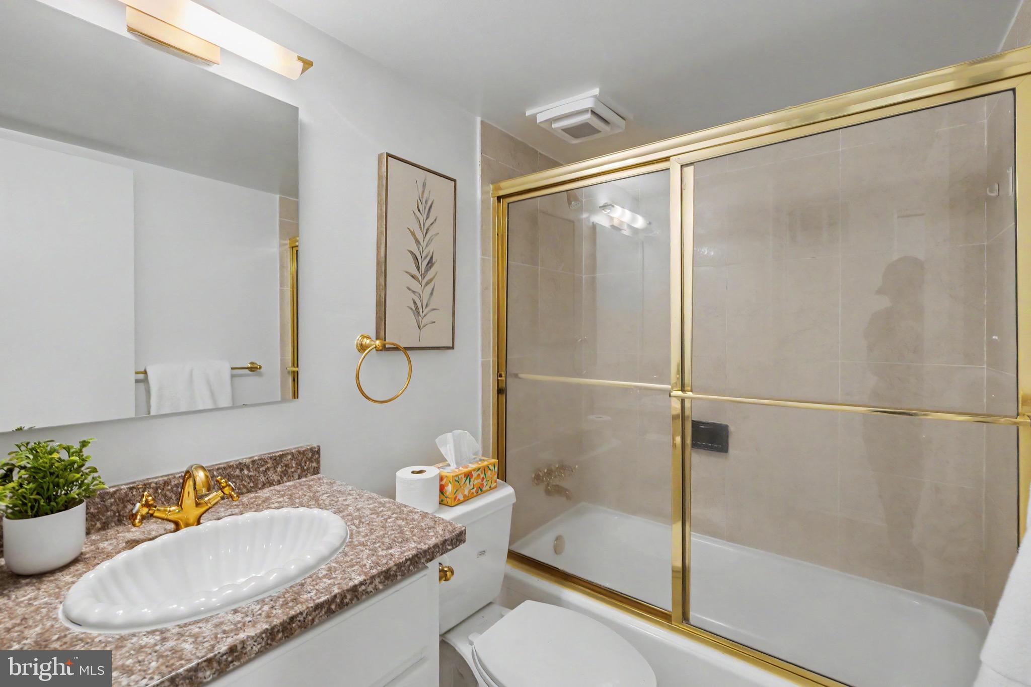 GLENBROOK KNOLLS - Residential