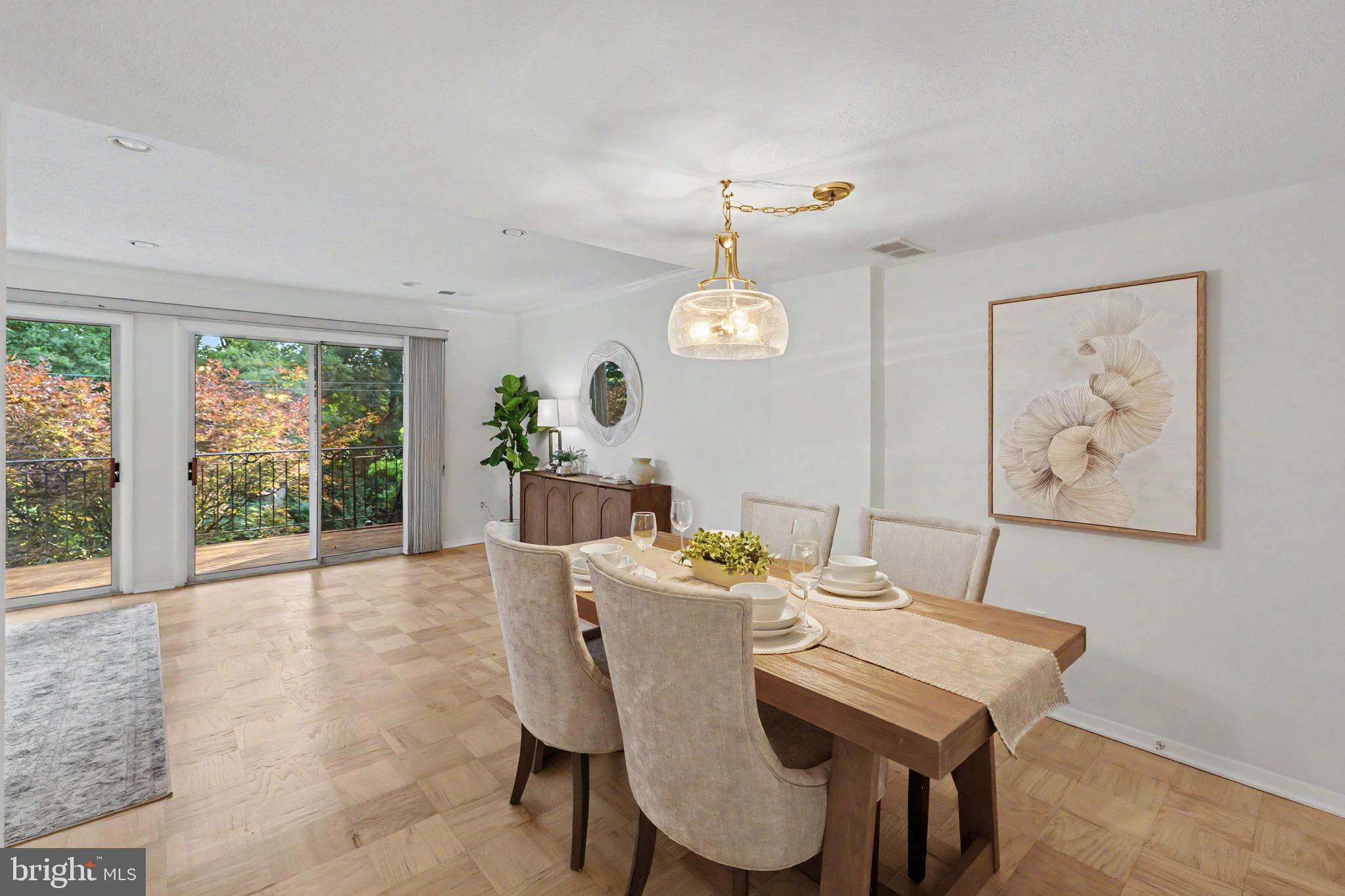 GLENBROOK KNOLLS - Residential