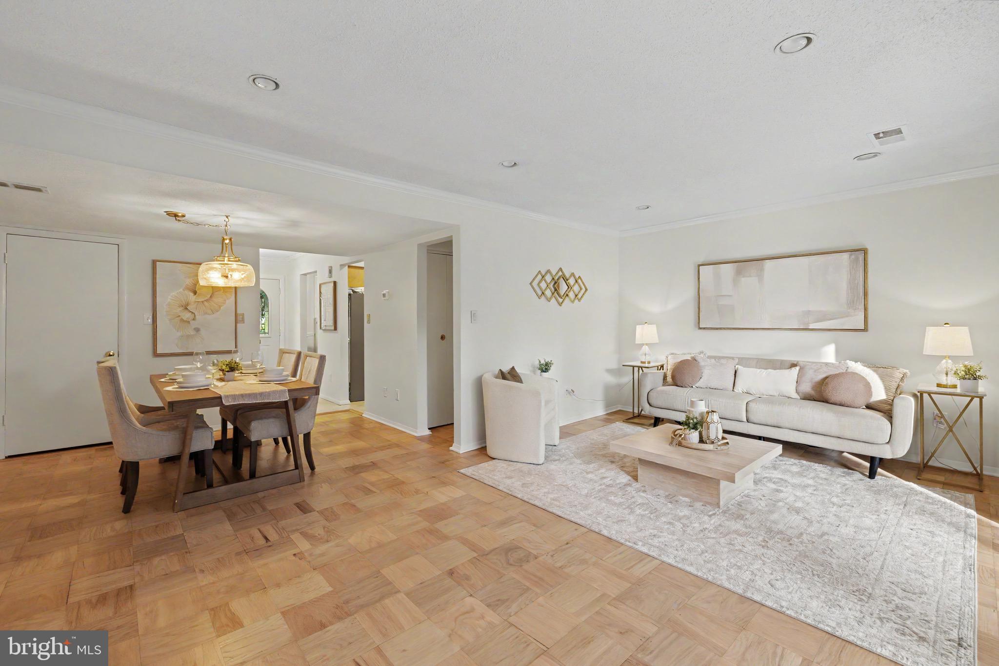 GLENBROOK KNOLLS - Residential
