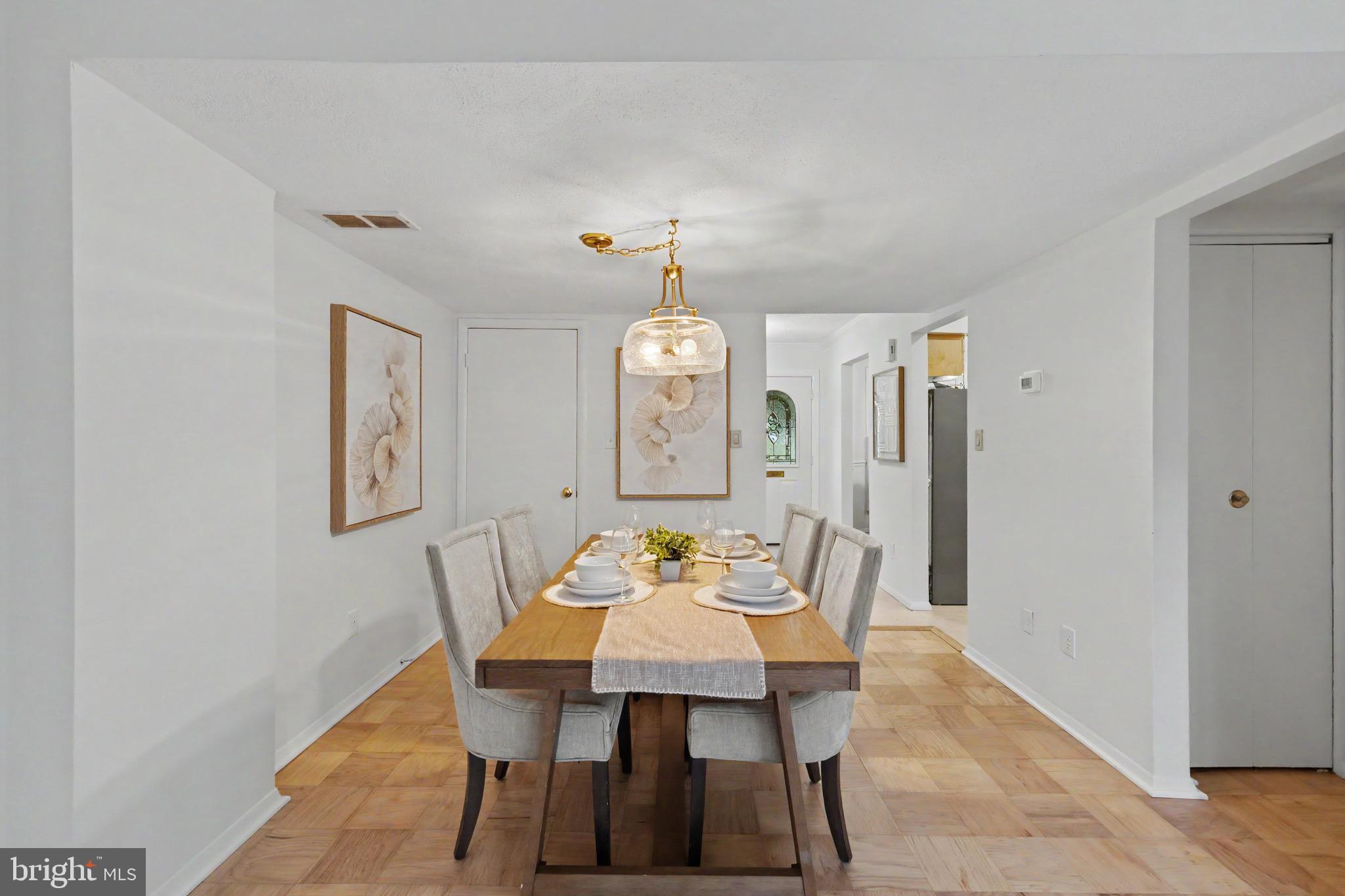 GLENBROOK KNOLLS - Residential
