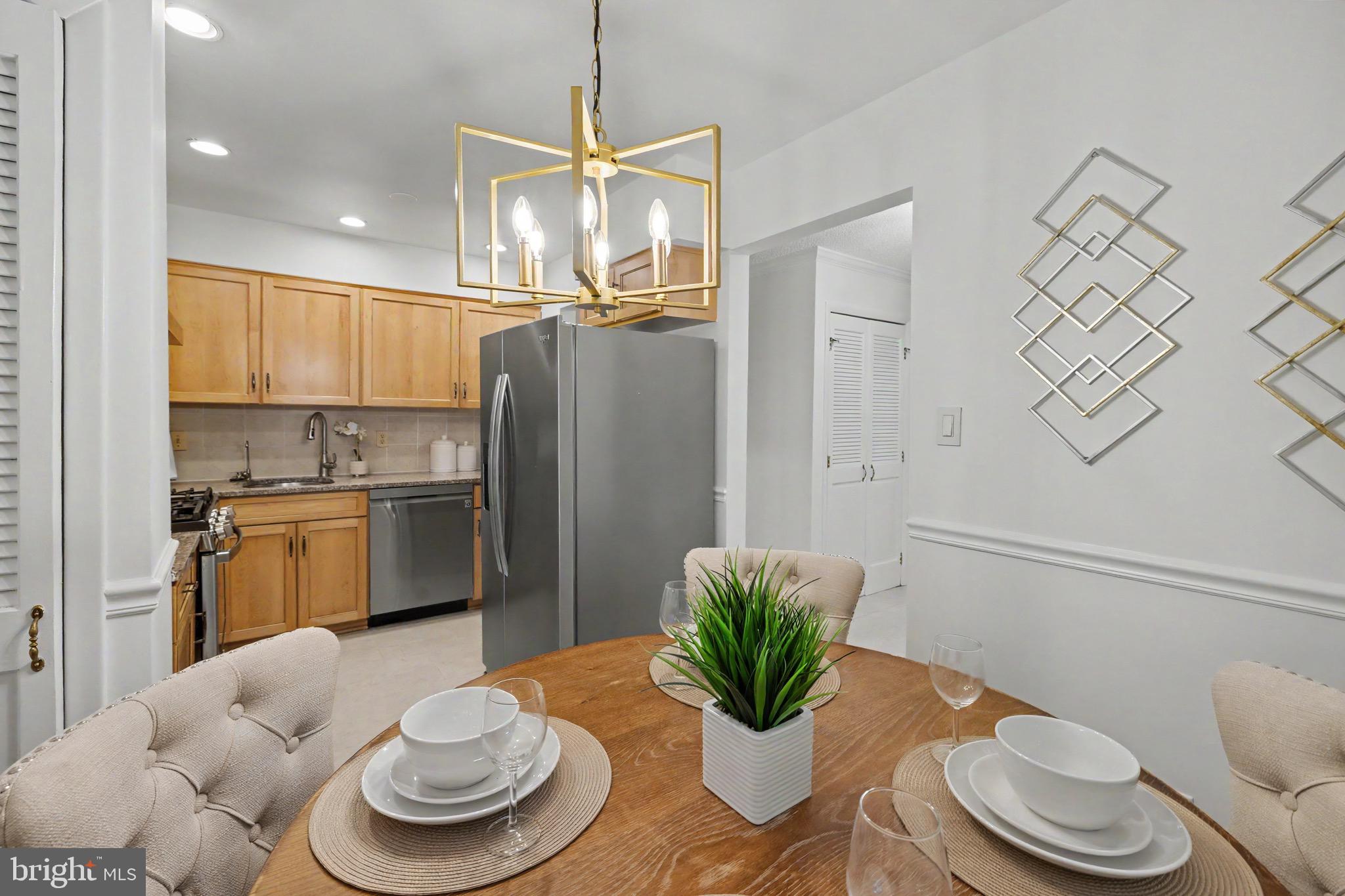 GLENBROOK KNOLLS - Residential