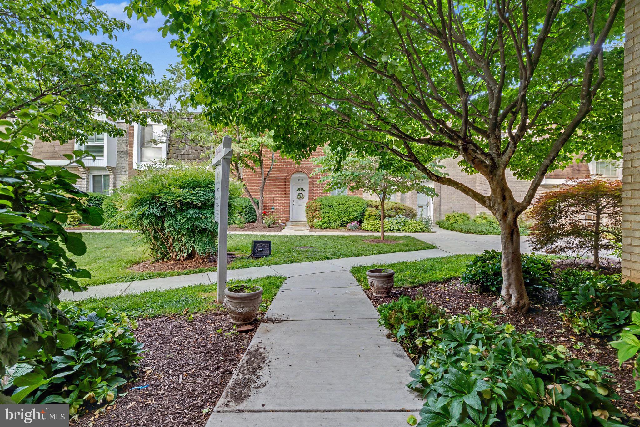 GLENBROOK KNOLLS - Residential