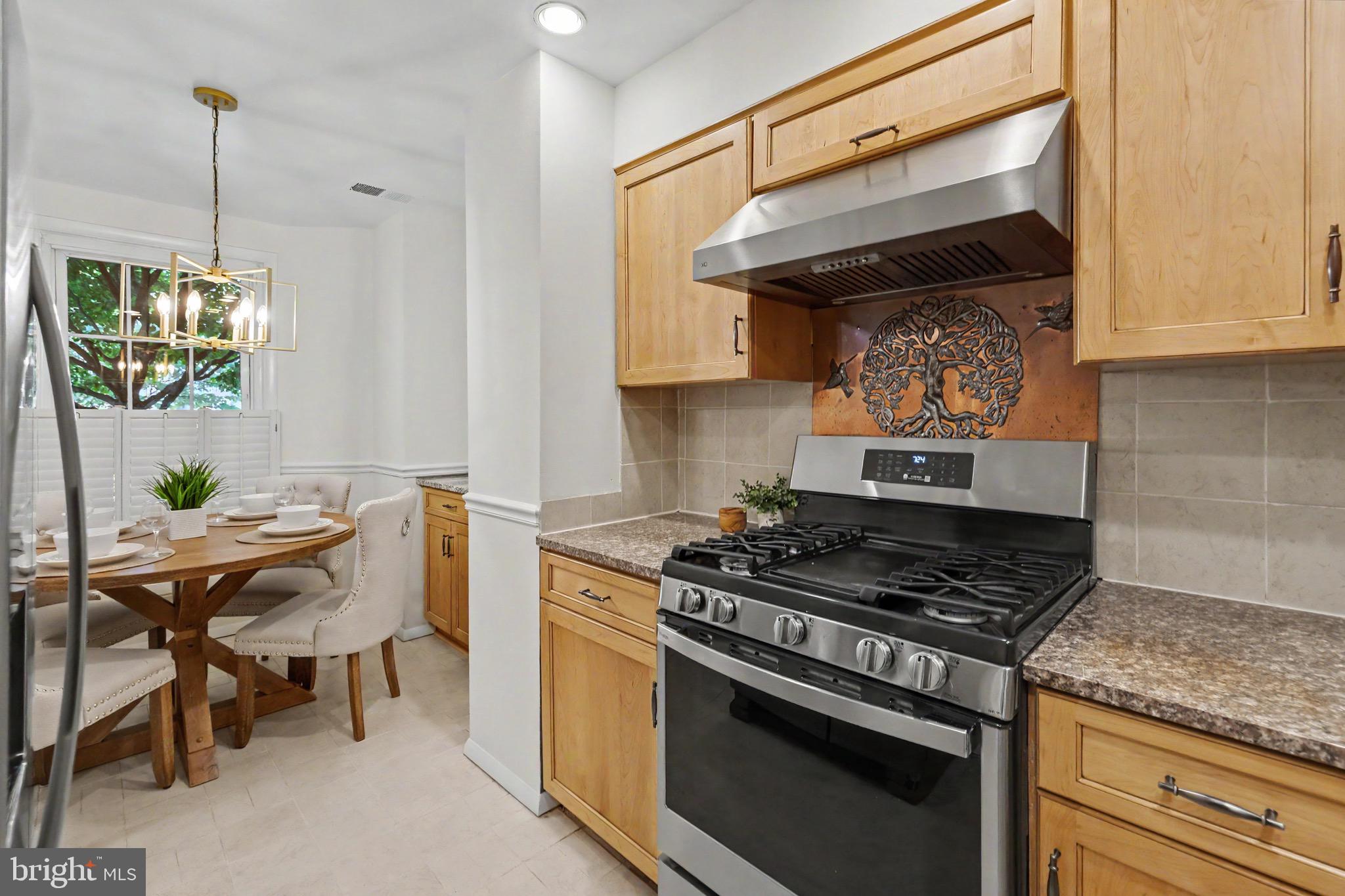 GLENBROOK KNOLLS - Residential