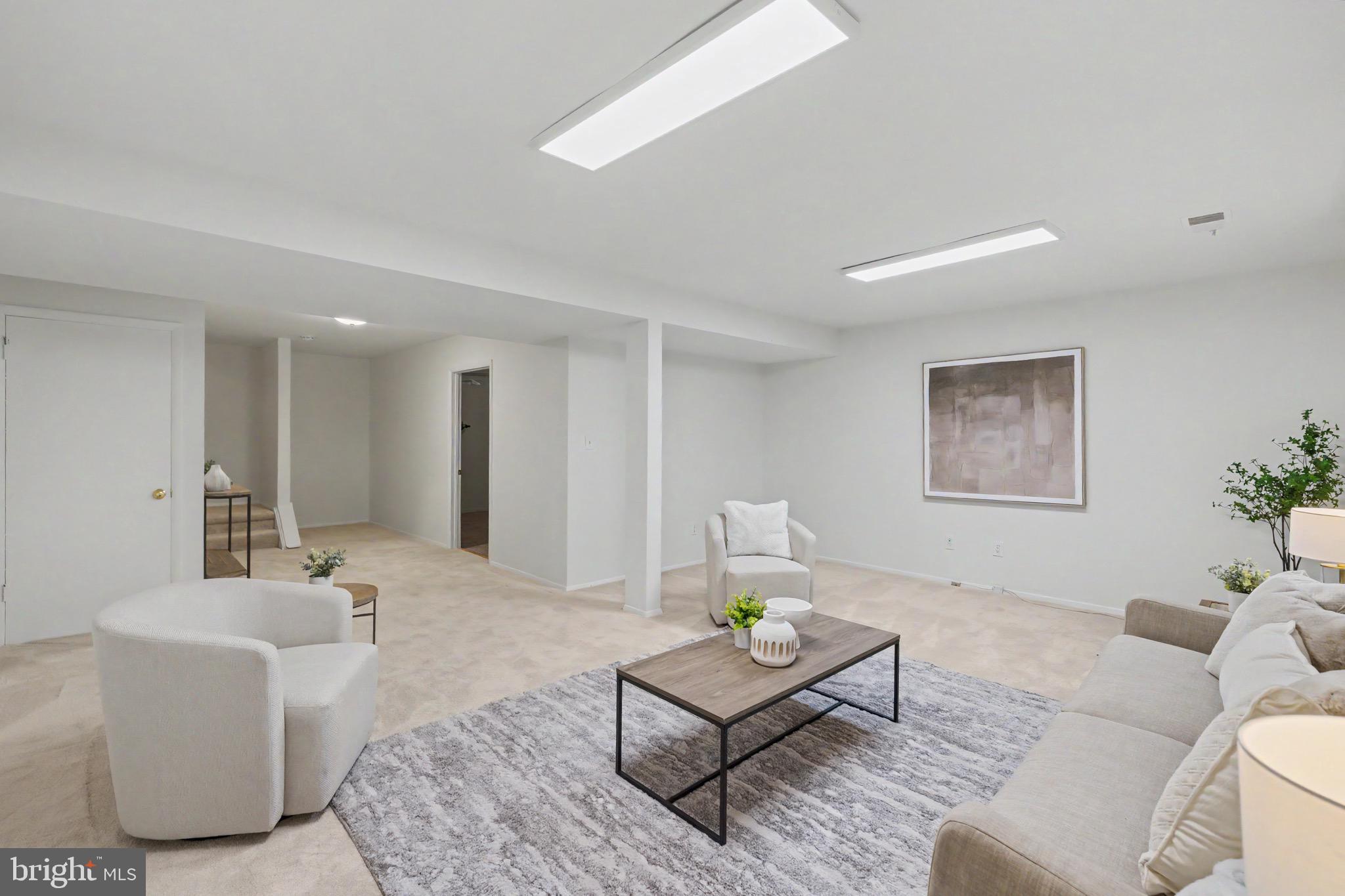 GLENBROOK KNOLLS - Residential