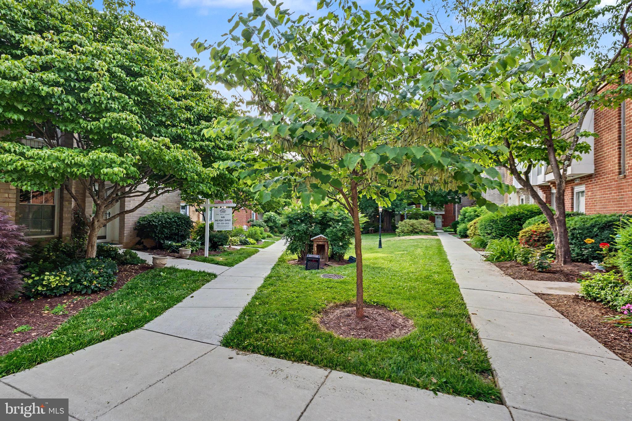 GLENBROOK KNOLLS - Residential