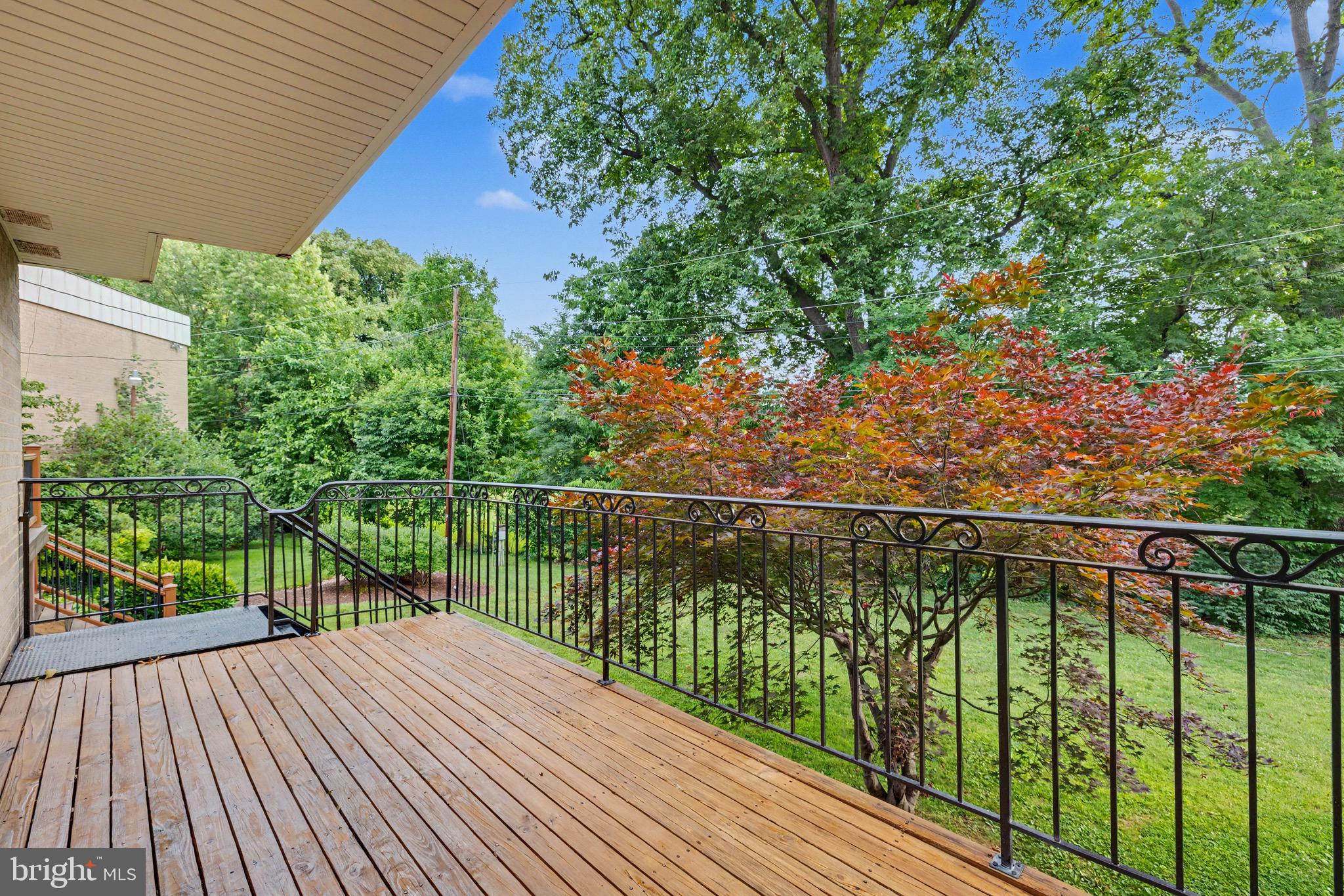 GLENBROOK KNOLLS - Residential