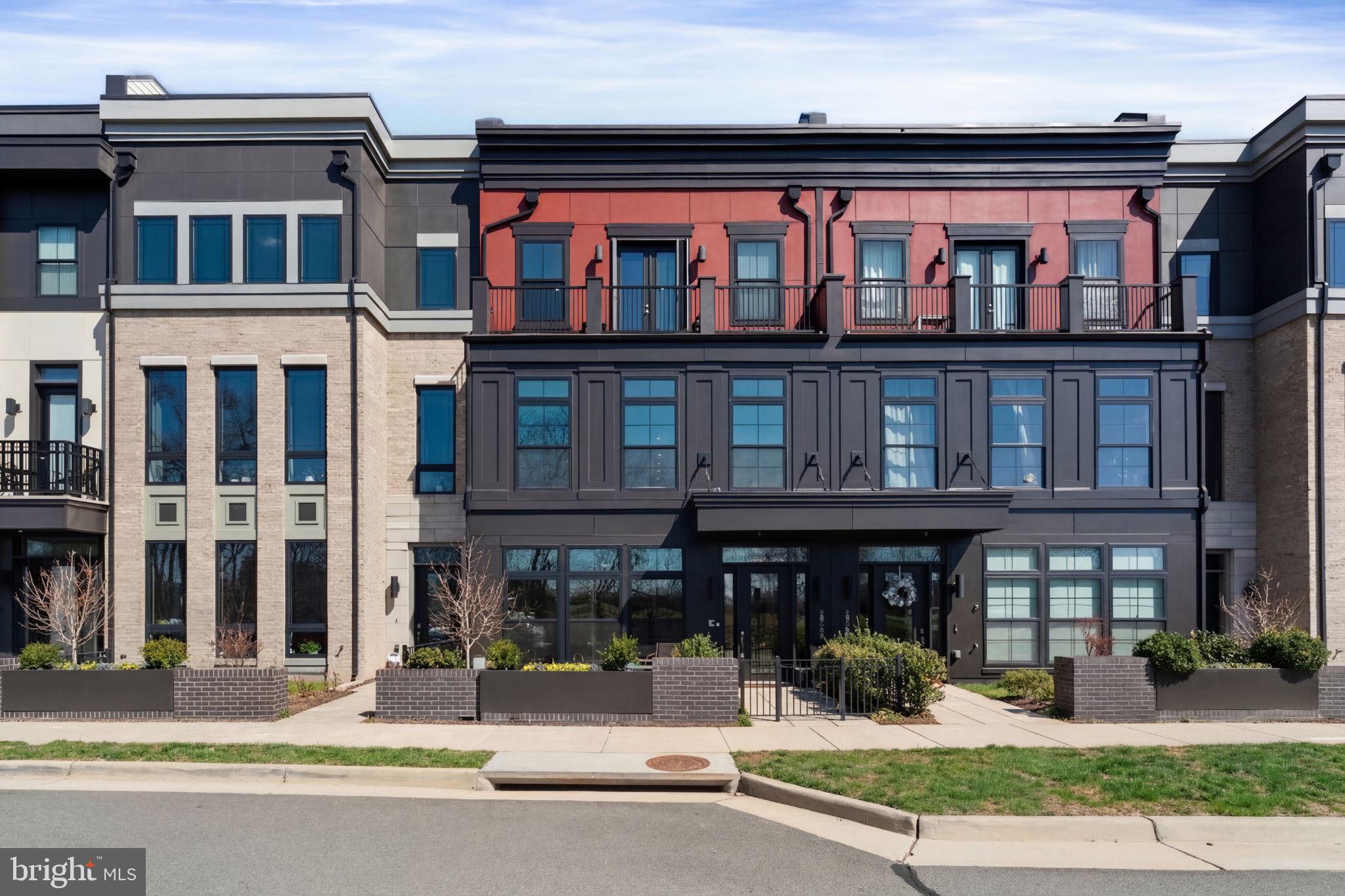 ONE LOUDOUN - Residential