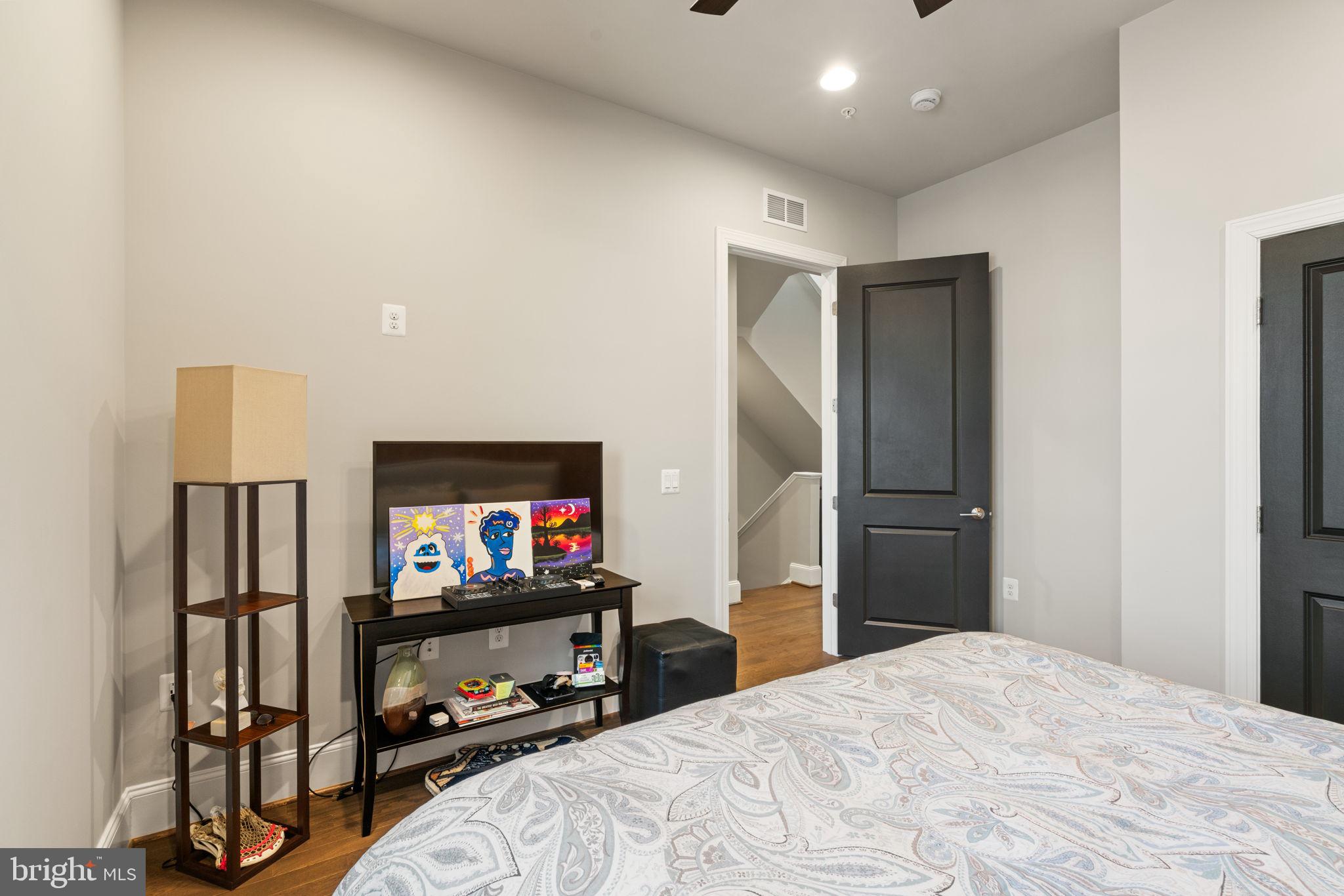 ONE LOUDOUN - Residential