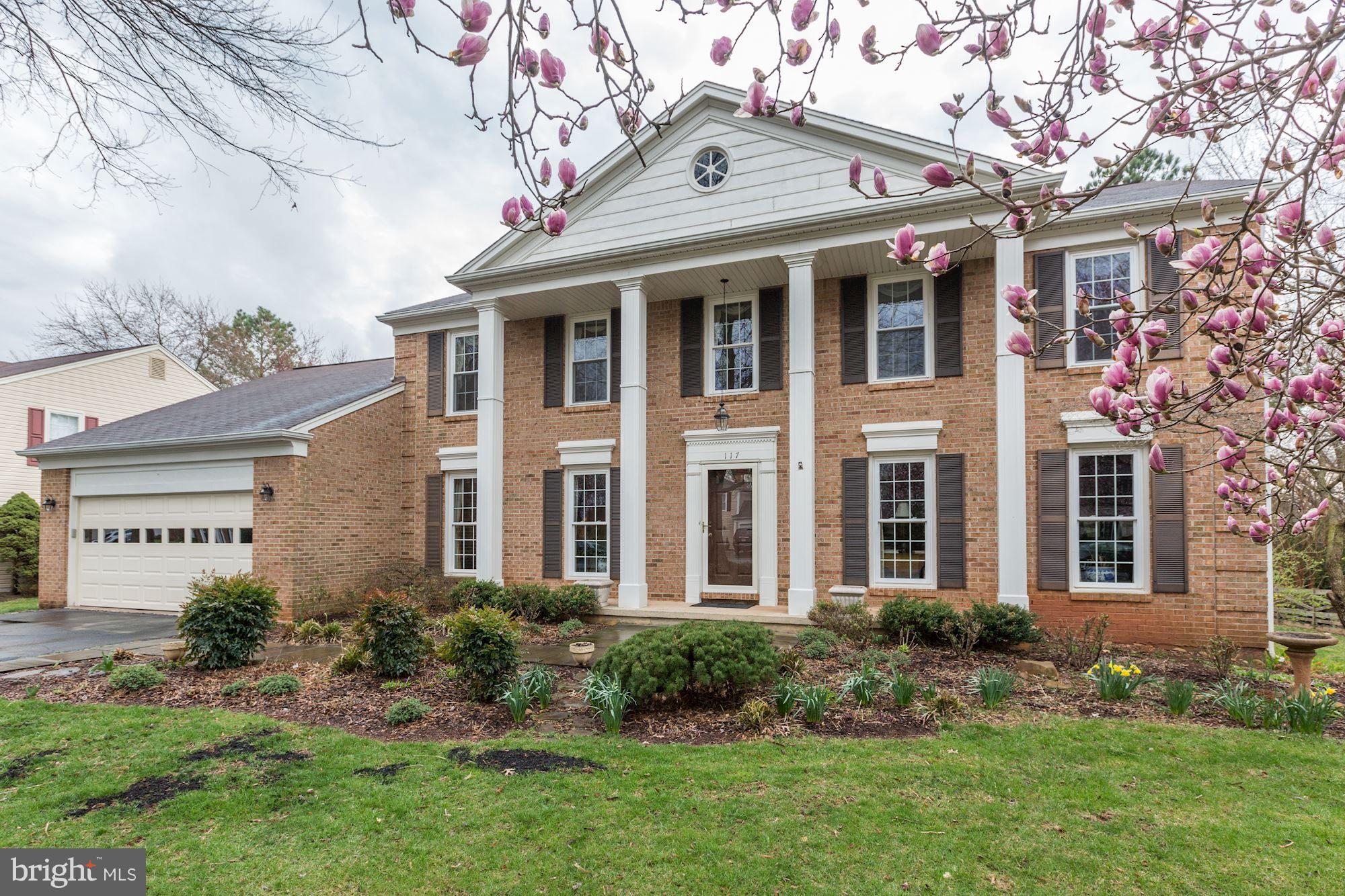 Gracious Columned Brick "Williamsburg" home on 1/3+ acre! Formal LR & DR, Lib w/ Built-ins, Fam Rm w/ Fplc off Gorgeous Remodeled Kit w/table space...Step out to Screened Porch, Patio & Flat Yard...Large Mn Level Laundry/Mudroom w/ Front Load W/D, Util Sink...Master Suite w/ Dressing Area/Vanity & 2 Walk-in Closets, + Large BA w/Sep Shower, Tub. SUPER LOCATION! Open SAT 4/7,1-4 - THIS IS THE ONE!