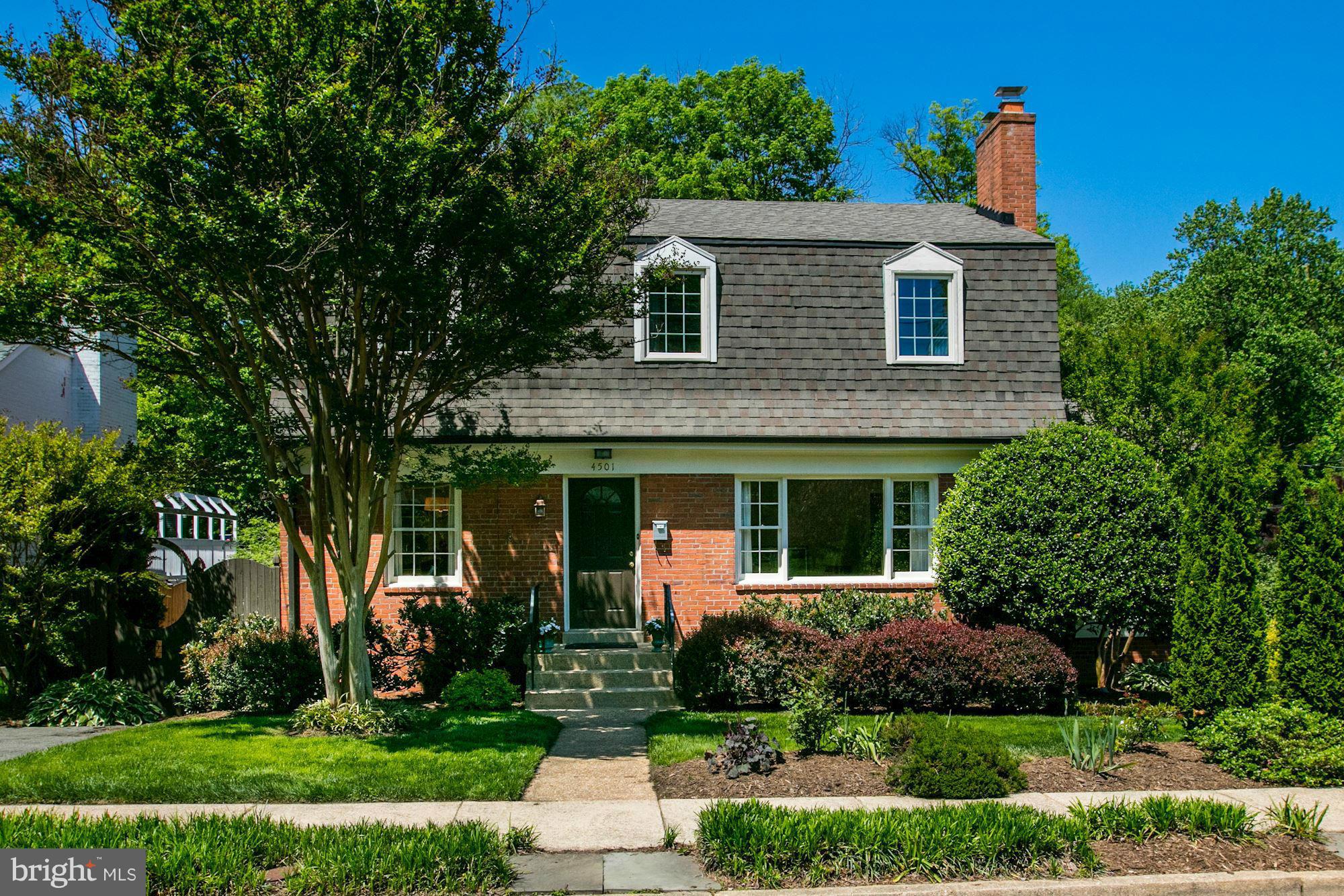 GOLF CLUB MANOR - Residential