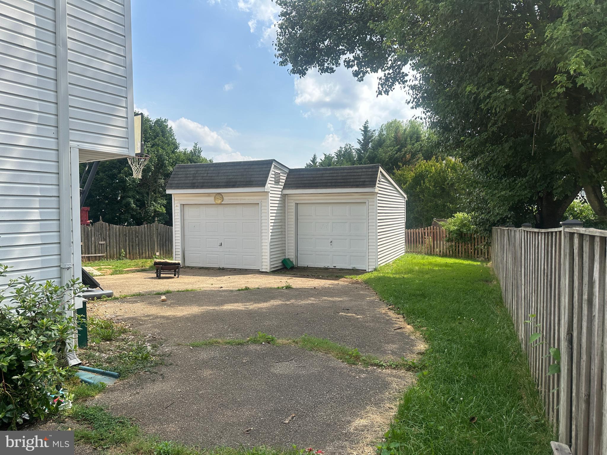 SUNNYFIELD ESTATES - Residential