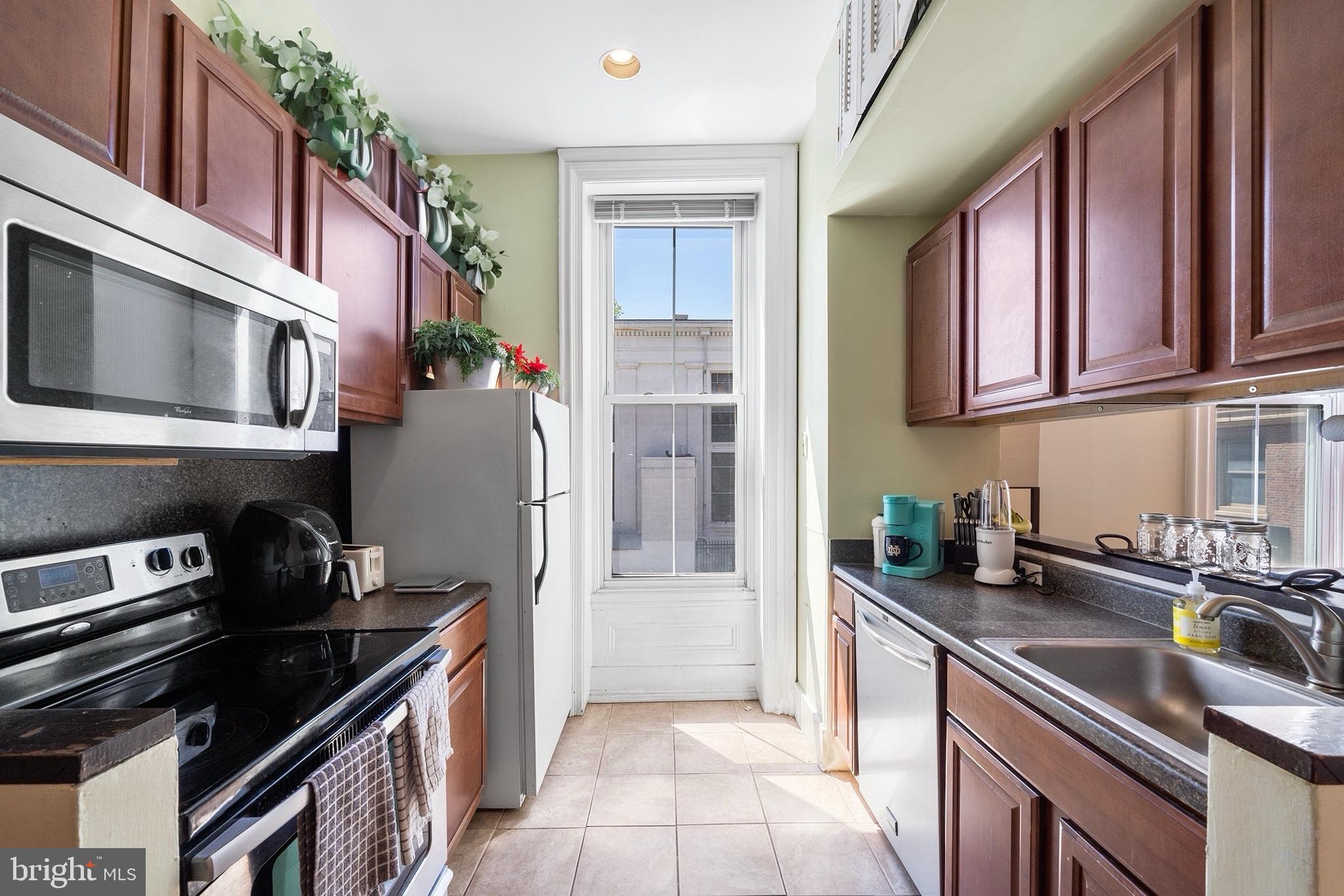 WASHINGTON SQ WEST - Residential