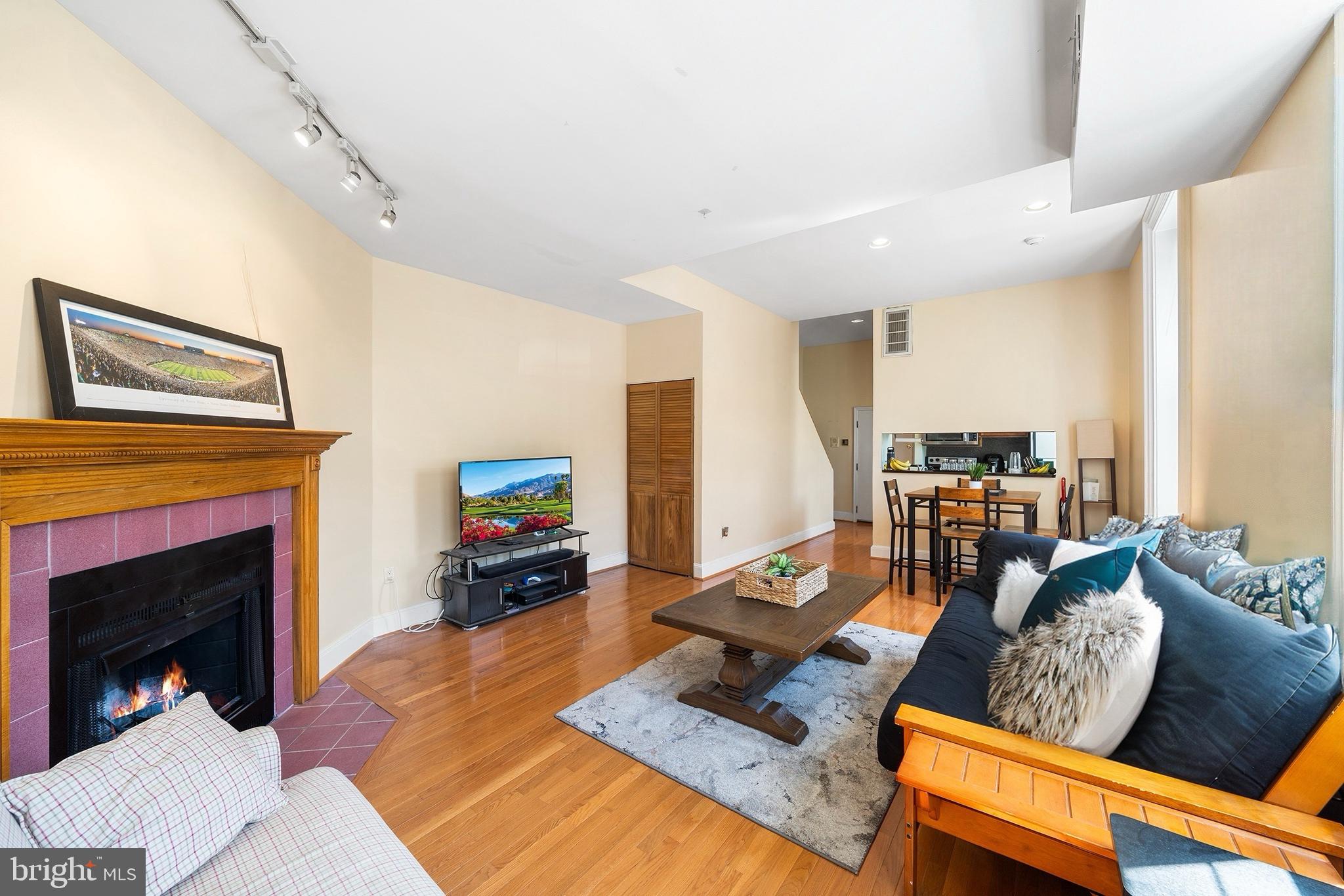WASHINGTON SQ WEST - Residential