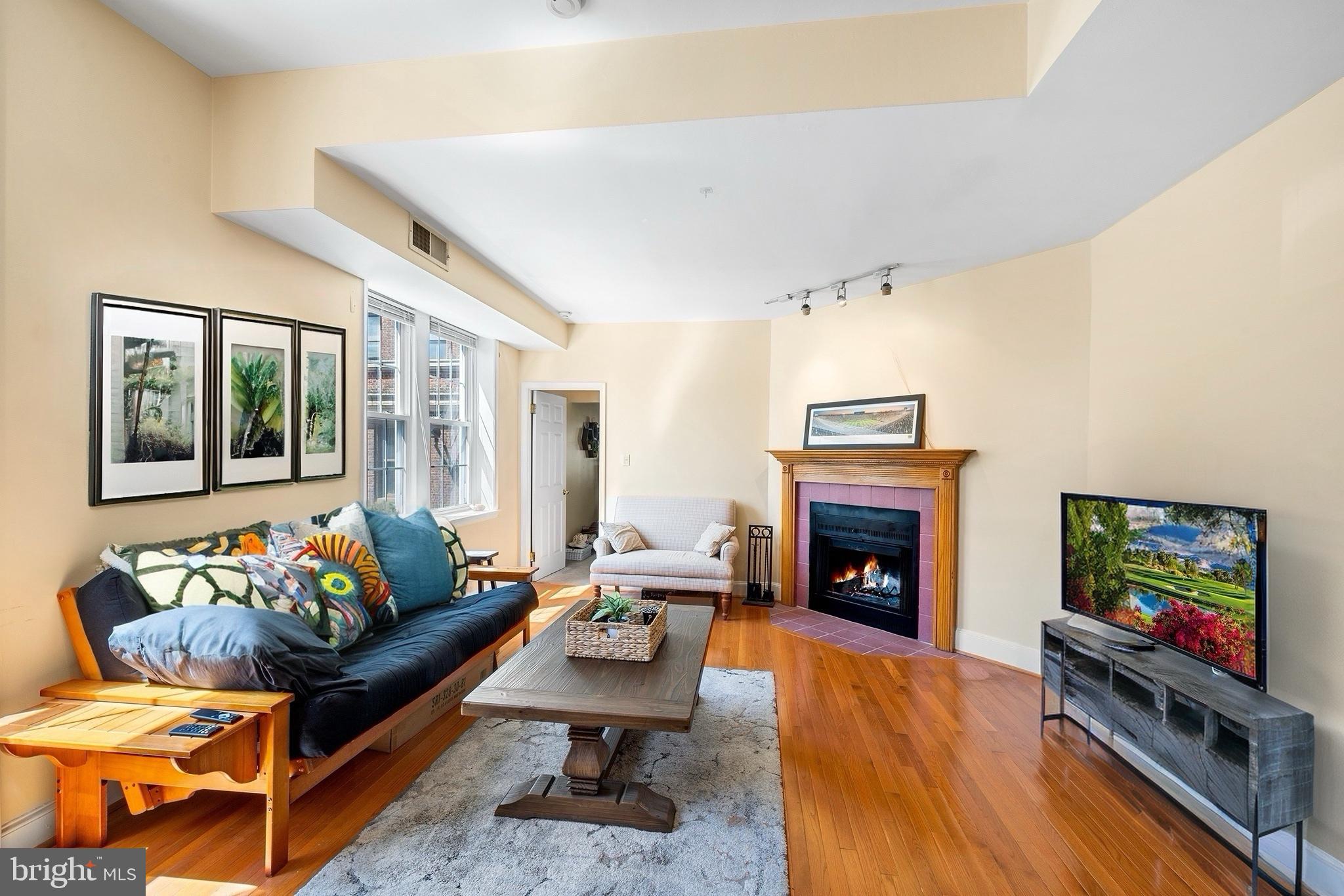 WASHINGTON SQ WEST - Residential