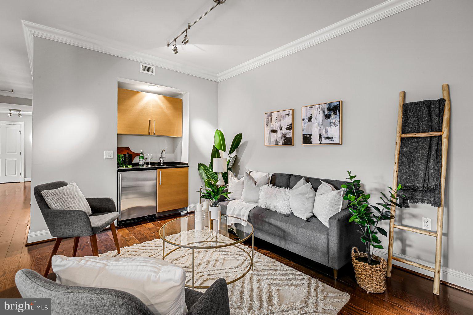 THE RITZ-CARLTON RESIDENCES - Residential