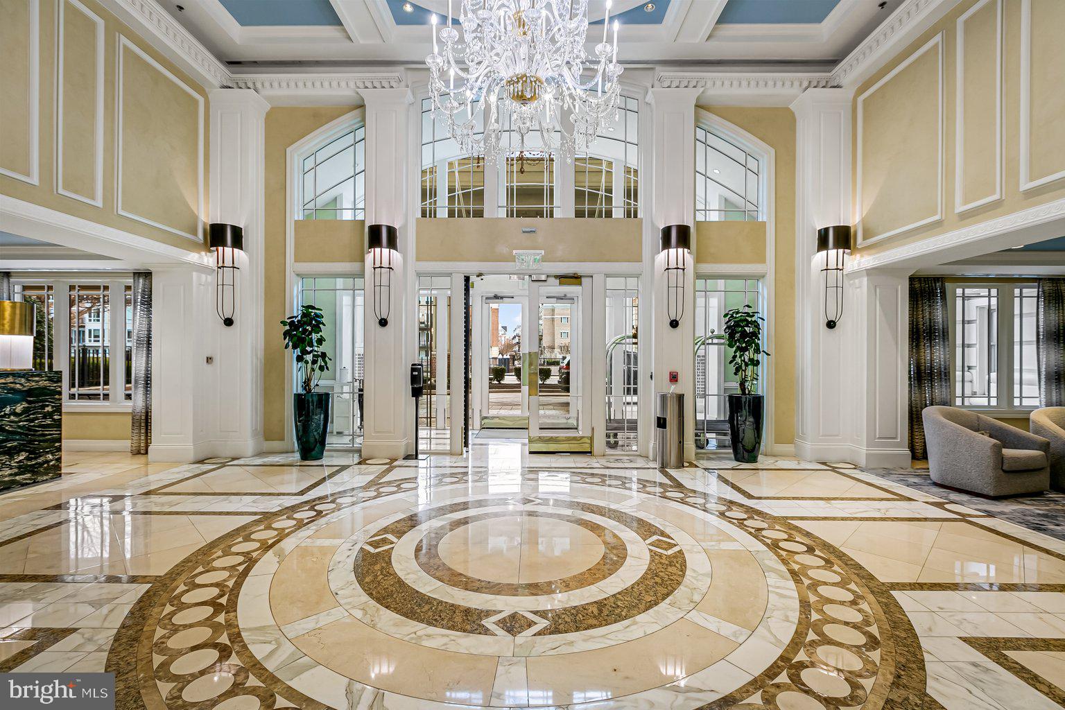THE RITZ-CARLTON RESIDENCES - Residential
