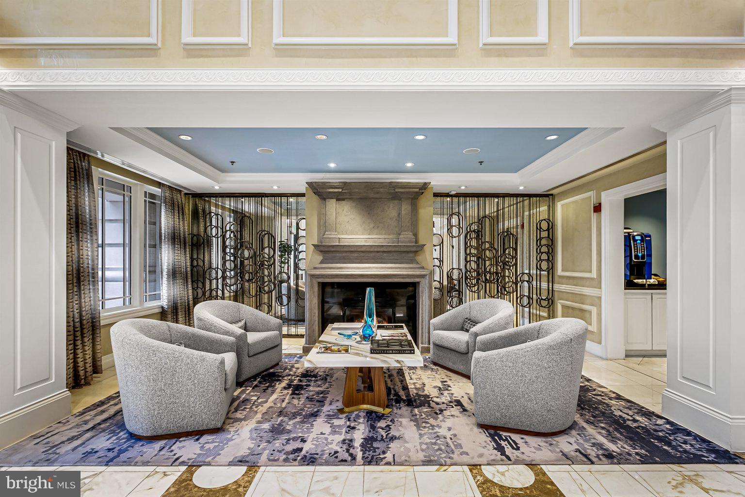 THE RITZ-CARLTON RESIDENCES - Residential